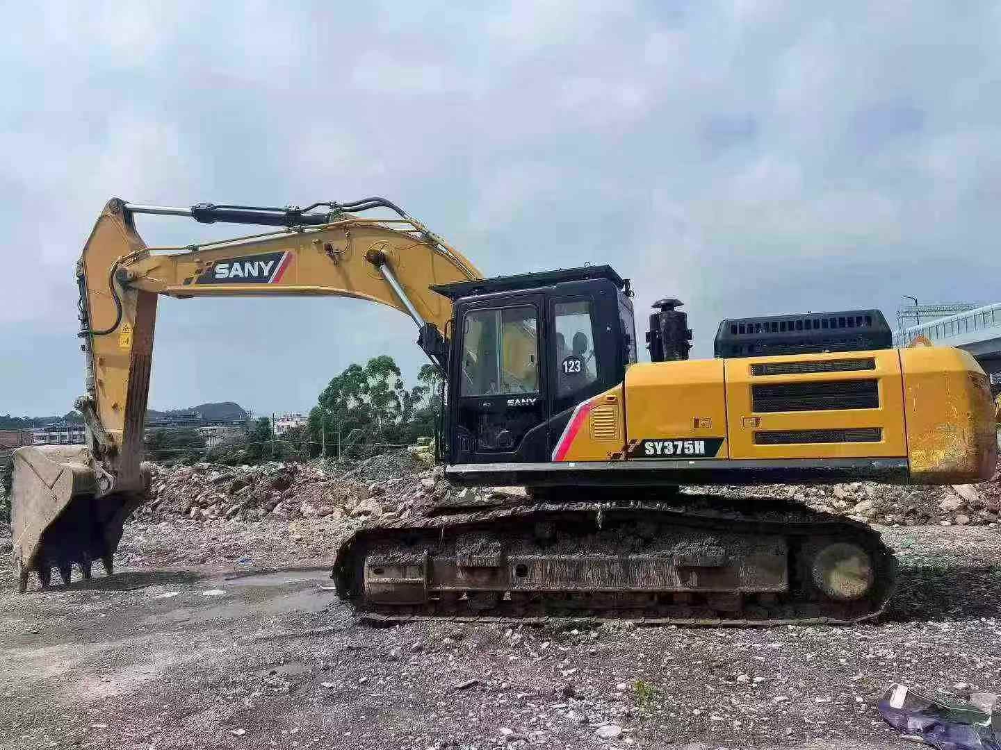 Buy Sany SY375H Used Excavator