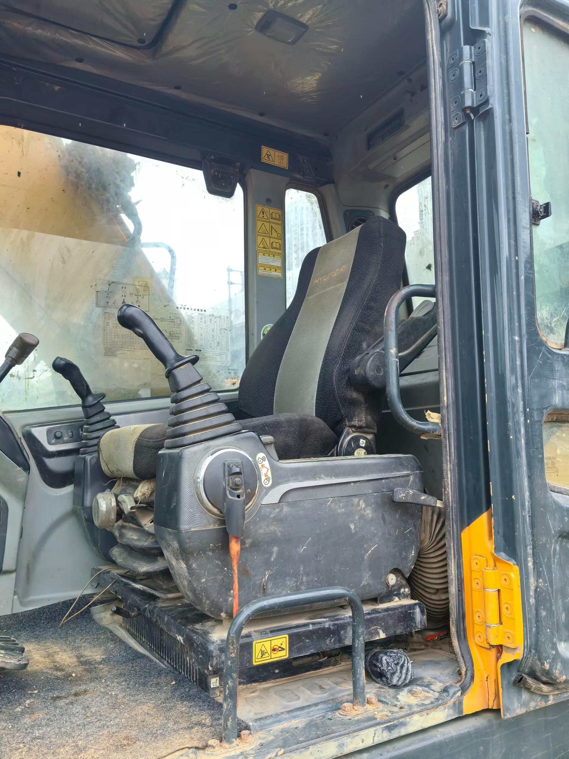 Buy Hyundai R215VS Used Excavator / 7 Buy Hyundai R215VS Used Excavator / 7
