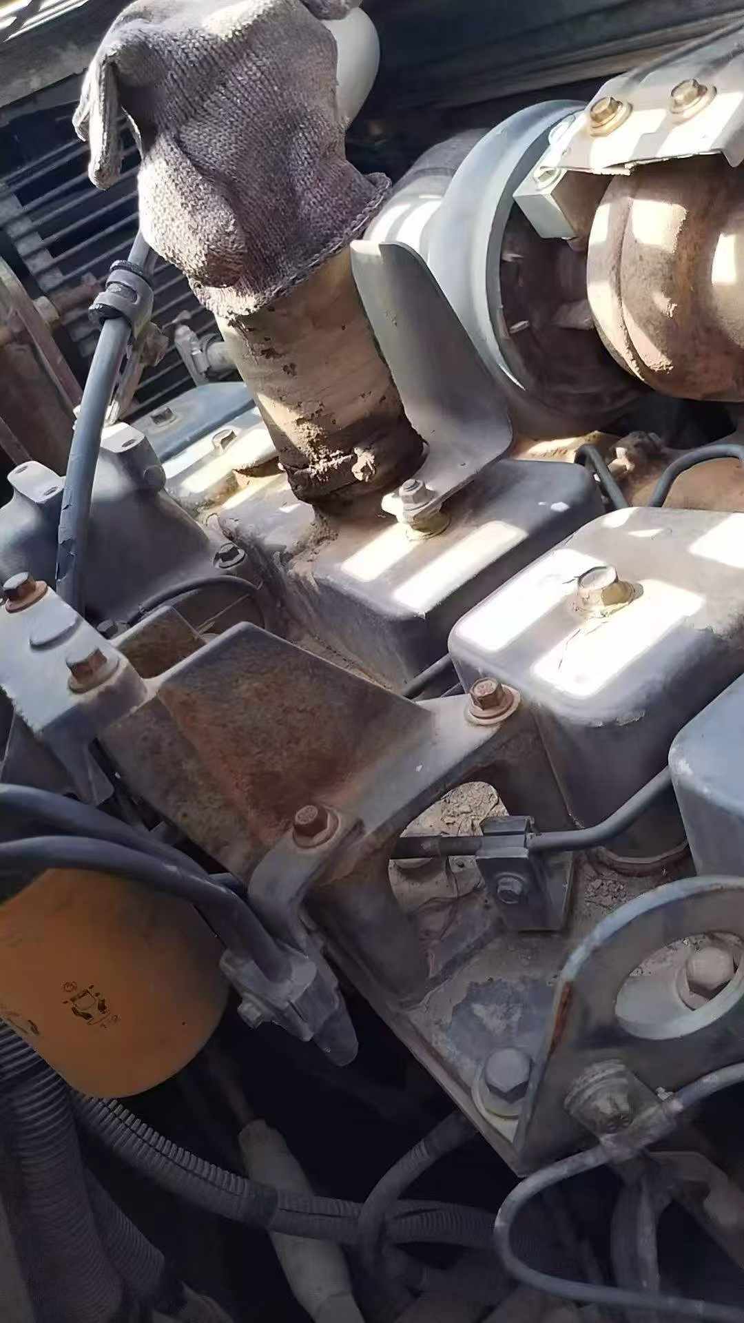 Buy Komatsu PC210 Used Excavator / 2 Buy Komatsu PC210 Used Excavator / 2
