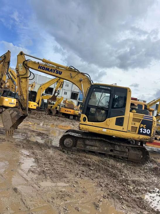 Buy Komatsu PC110-7 Used Excavator / 1