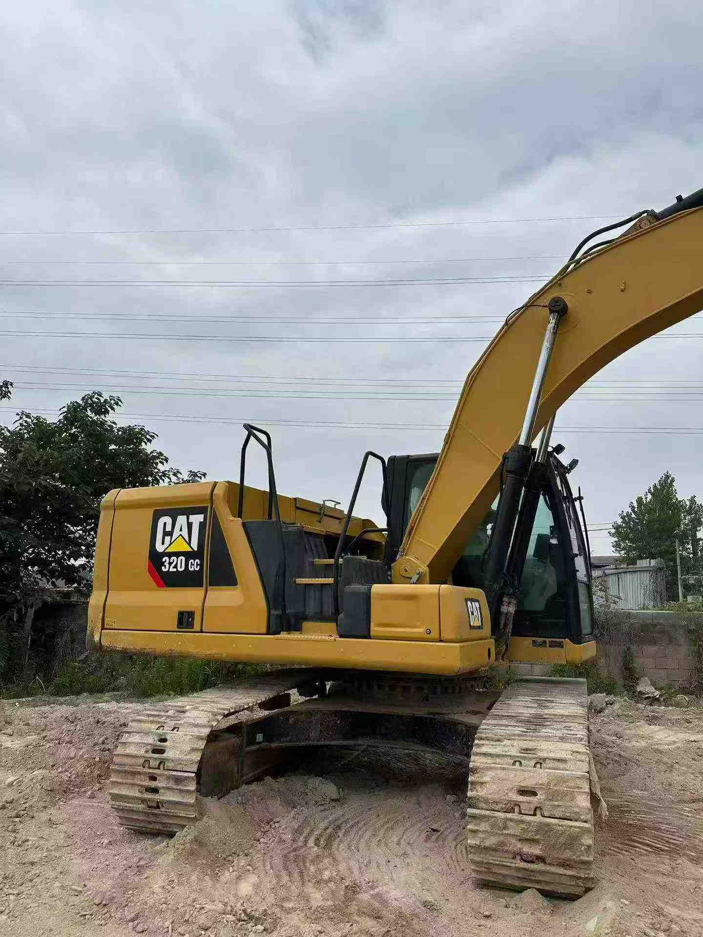 Buy Caterpillar 320GC Used Excavator / 1