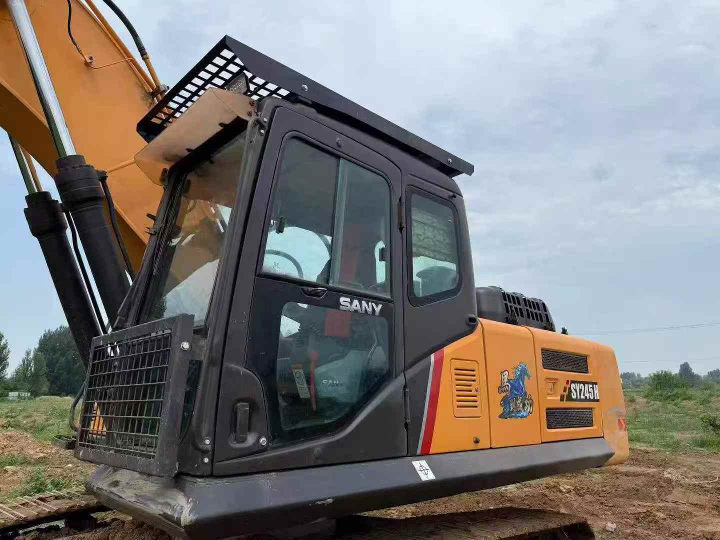 Buy Sany SY245H Used Excavator / 7 Buy Sany SY245H Used Excavator / 7
