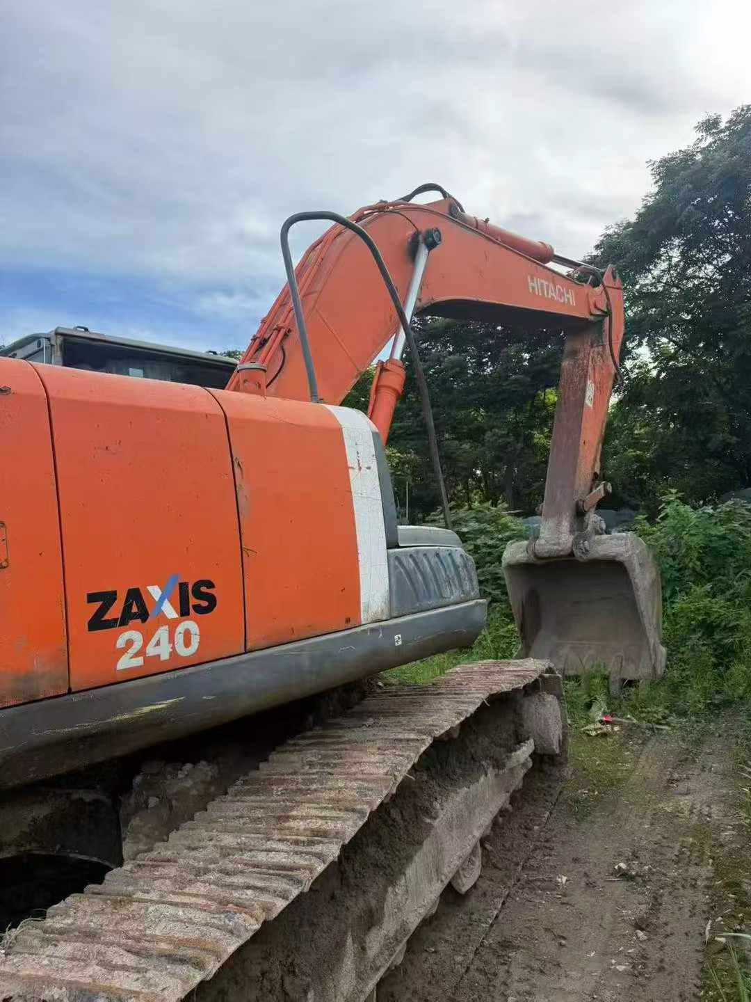 Buy Hitachi EX240-3 Used Excavator / 2 Buy Hitachi EX240-3 Used Excavator / 2