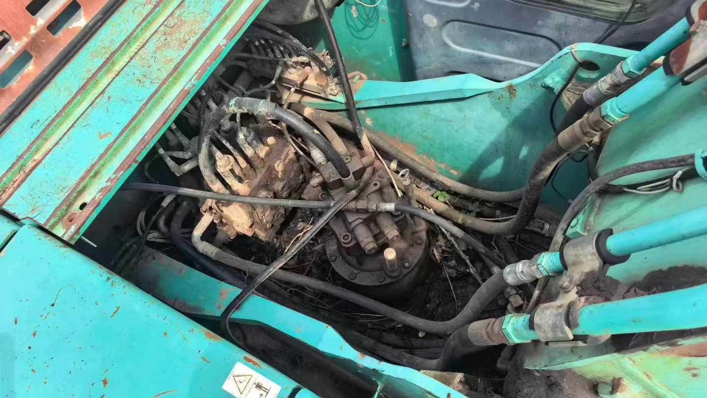 Buy Kobelco SK210 Used Excavator / 3 Buy Kobelco SK210 Used Excavator / 3