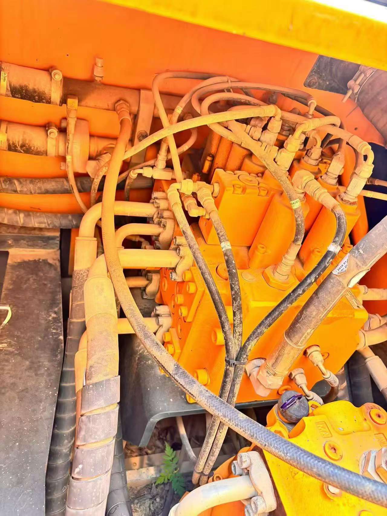 Buy Hyundai R215-7 Used Excavator / 3 Buy Hyundai R215-7 Used Excavator / 3