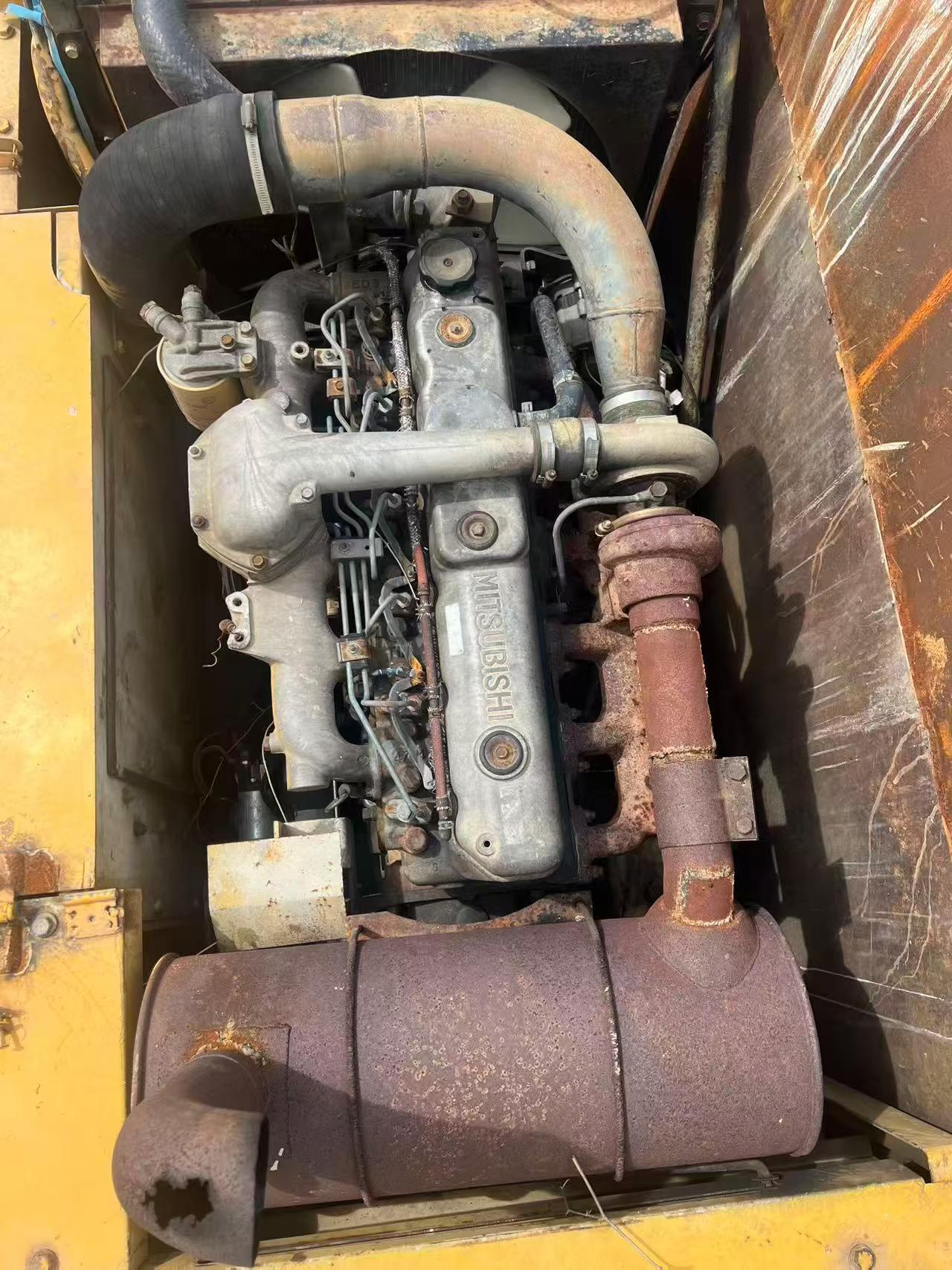 Buy Kato HD700 Used Excavator / 7 Buy Kato HD700 Used Excavator / 7