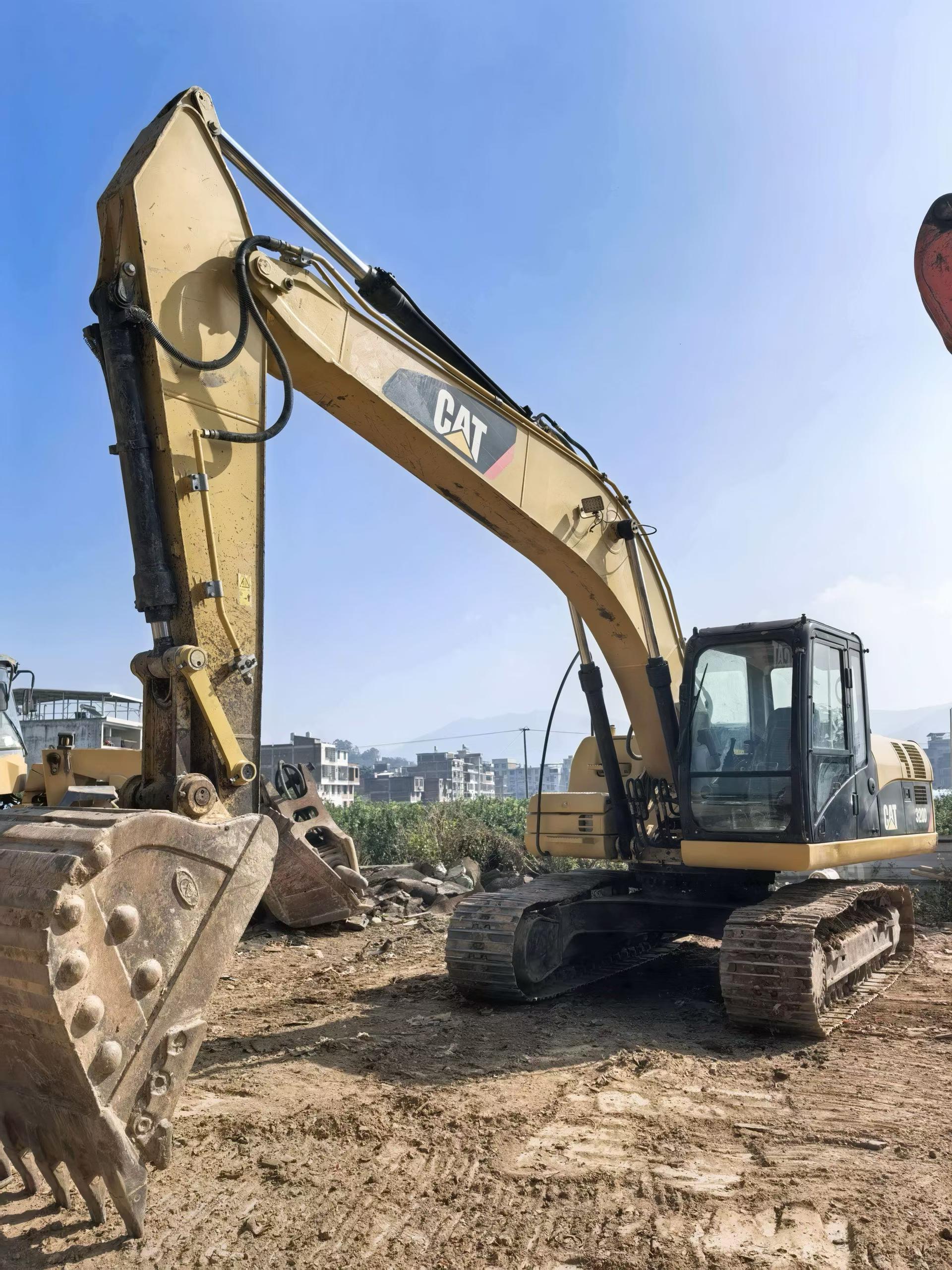 Buy Caterpillar 320D Used Excavator / 1