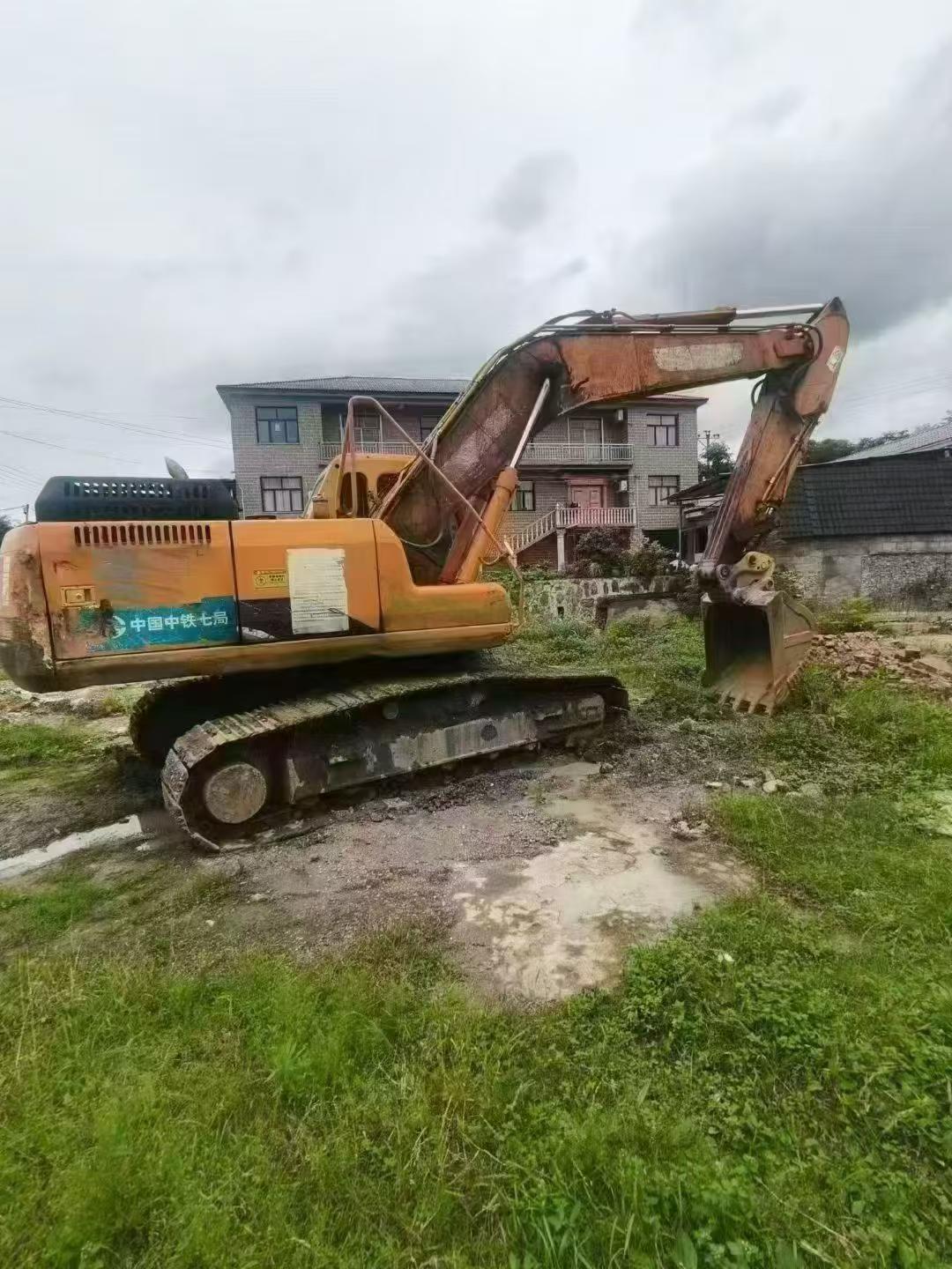 Buy Doosan DH215-9 Used Excavator / 3 Buy Doosan DH215-9 Used Excavator / 3