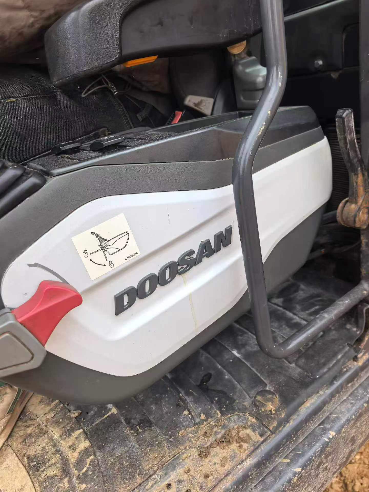 Buy Doosan DH420 Used Excavator / 5 Buy Doosan DH420 Used Excavator / 5