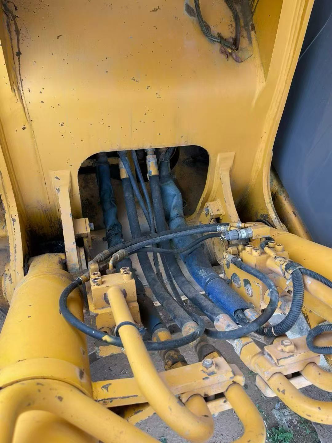 Buy Kato HD820V Used Excavator / 4 Buy Kato HD820V Used Excavator / 4