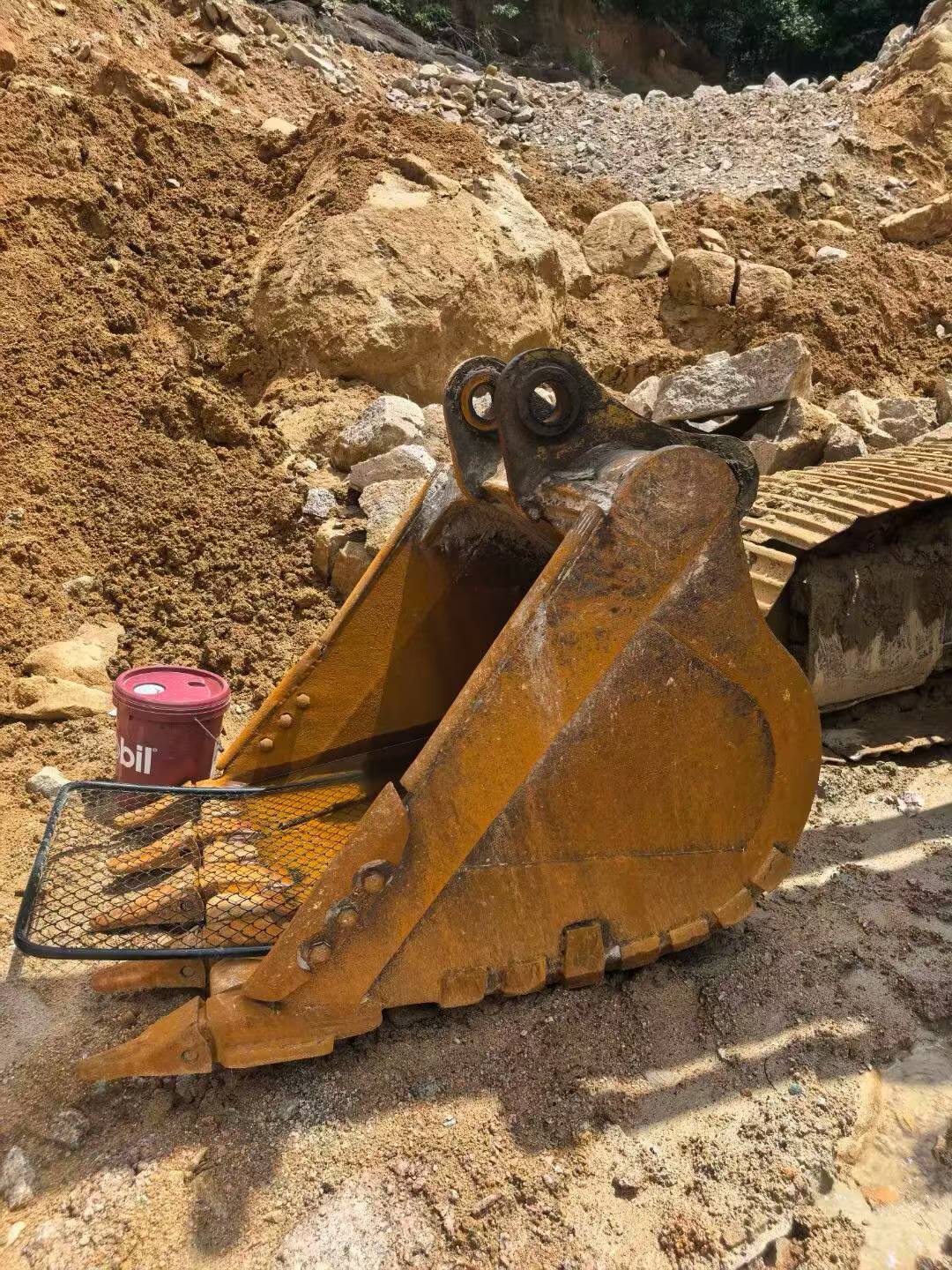 Buy Caterpillar 320D2GC Used Excavator / 4 Buy Caterpillar 320D2GC Used Excavator / 4