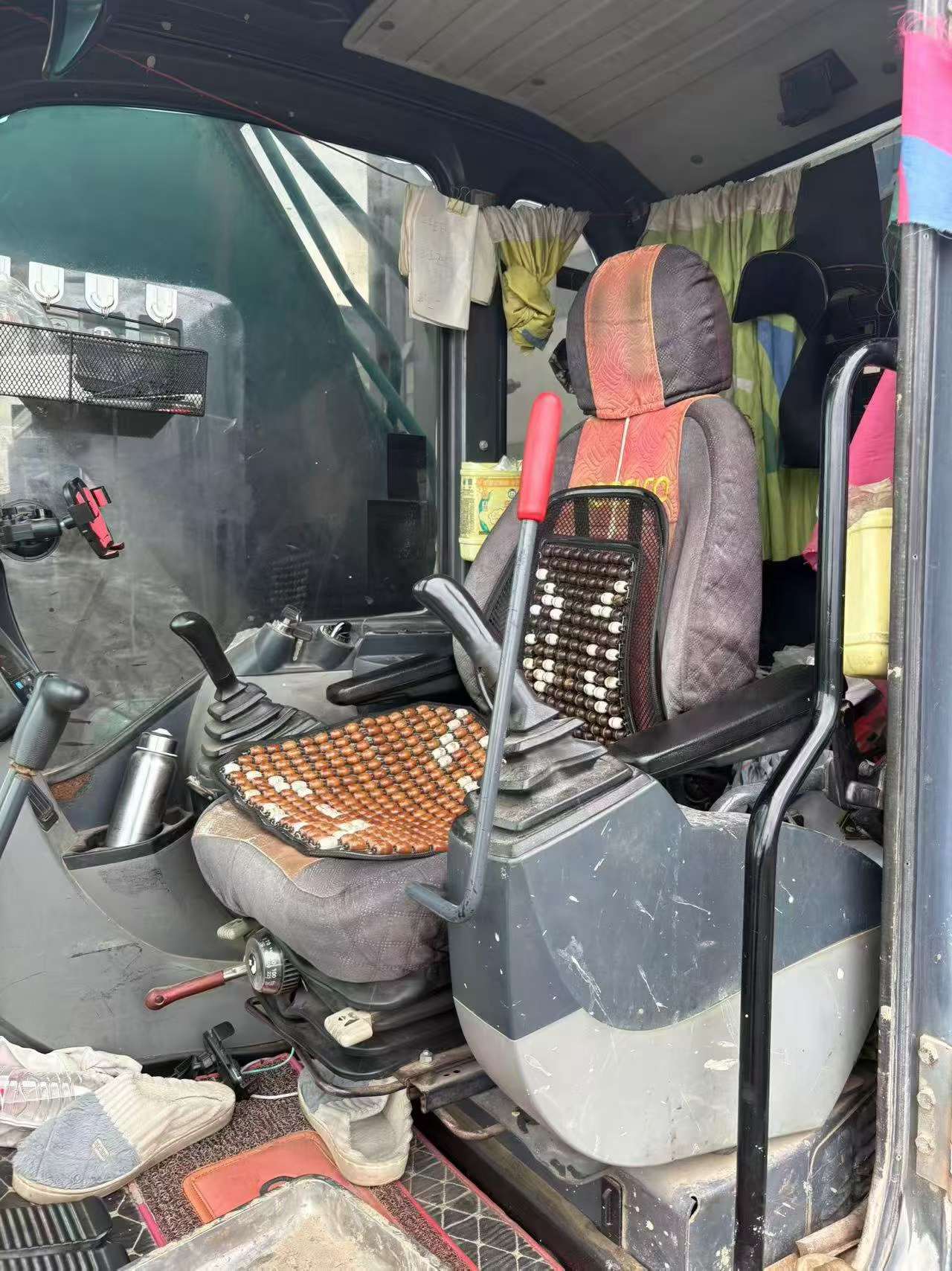 Buy Kobelco SK200 Used Excavator / 4 Buy Kobelco SK200 Used Excavator / 4