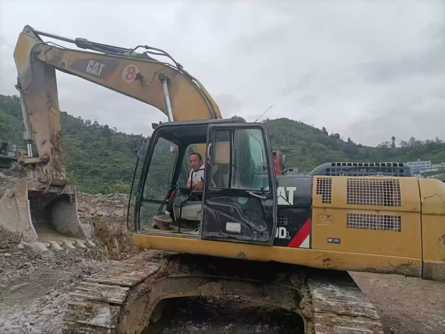 Buy Caterpillar 329D Used Excavator / 3 Buy Caterpillar 329D Used Excavator / 3