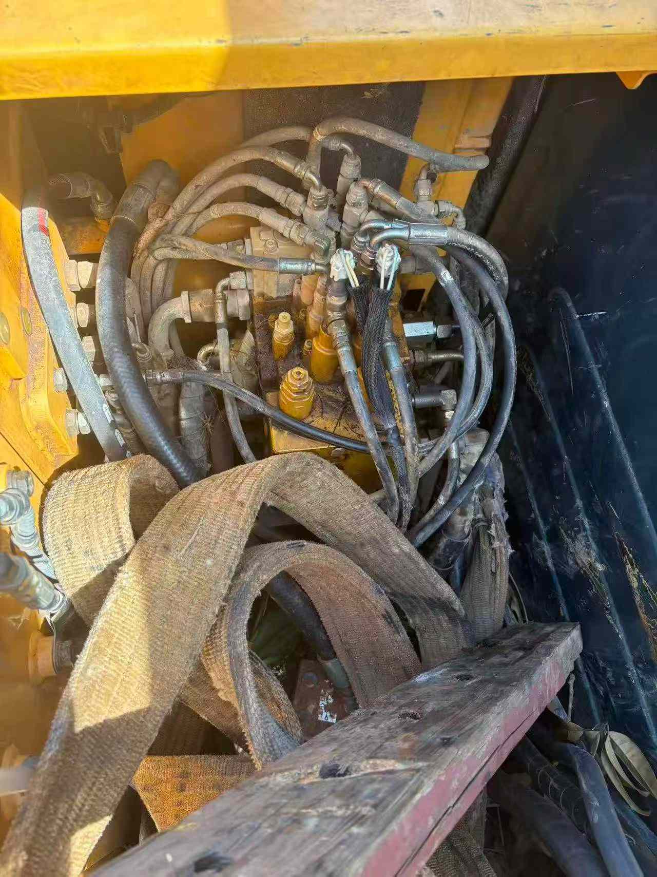 Buy Hyundai HX75 Used Excavator / 3 Buy Hyundai HX75 Used Excavator / 3