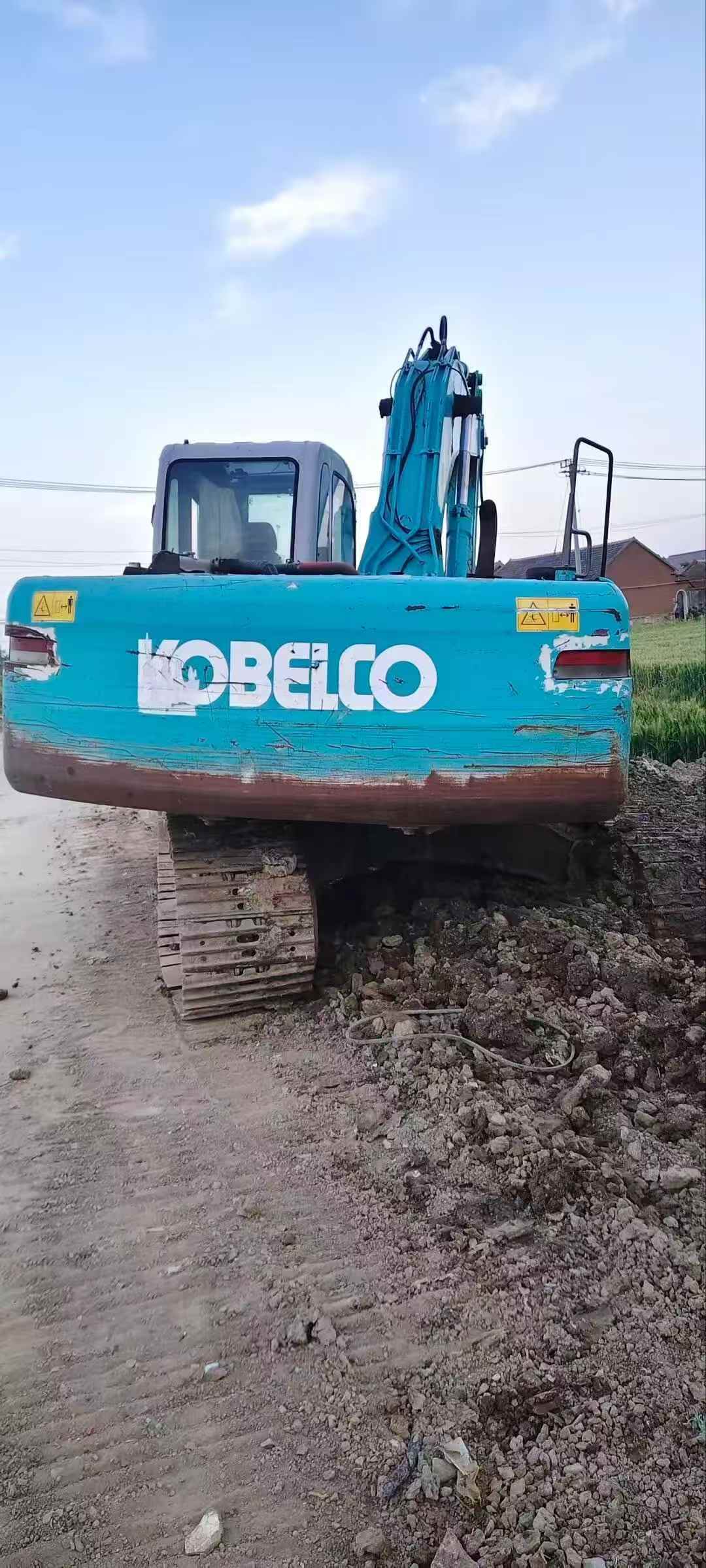 Buy Kobelco SK200-6 Used Excavator / 5 Buy Kobelco SK200-6 Used Excavator / 5