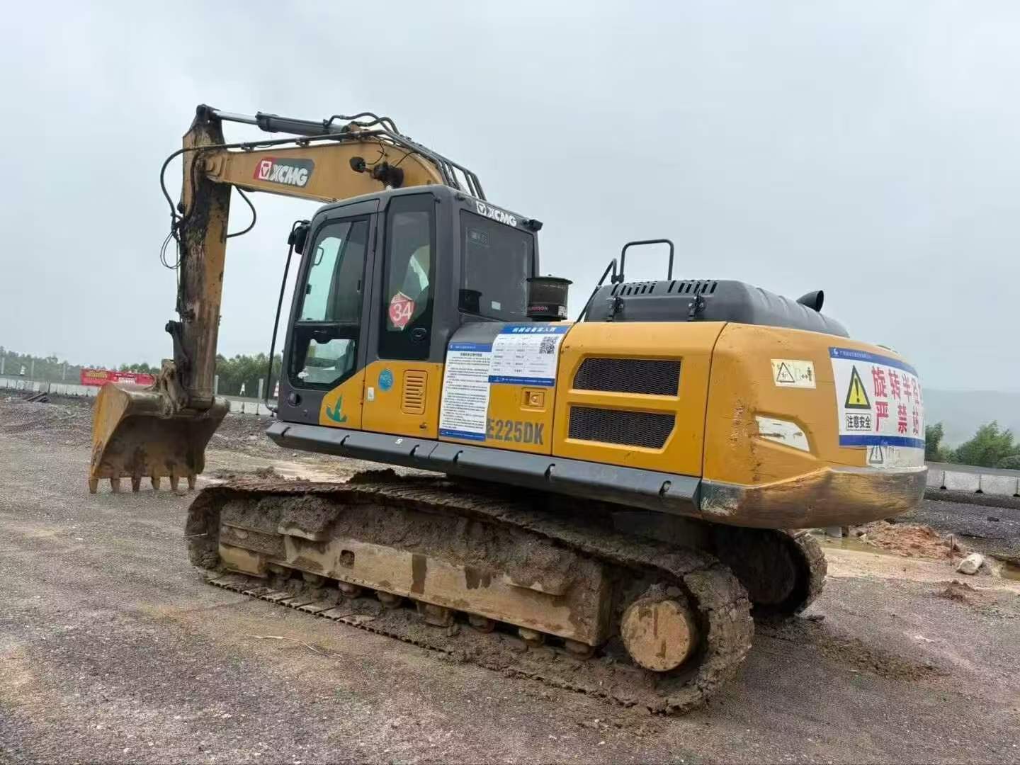 Buy XCMG Used Excavator / 3 Buy XCMG Used Excavator / 3