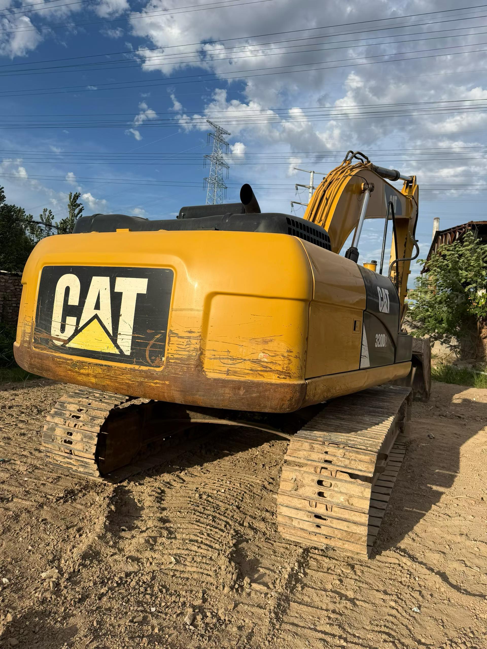 Buy Caterpillar 320D Used Excavator / 3 Buy Caterpillar 320D Used Excavator / 3