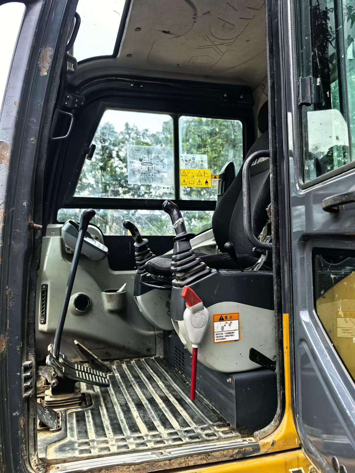 Buy XCMG LW60G Used Excavator / 8 Buy XCMG LW60G Used Excavator / 8