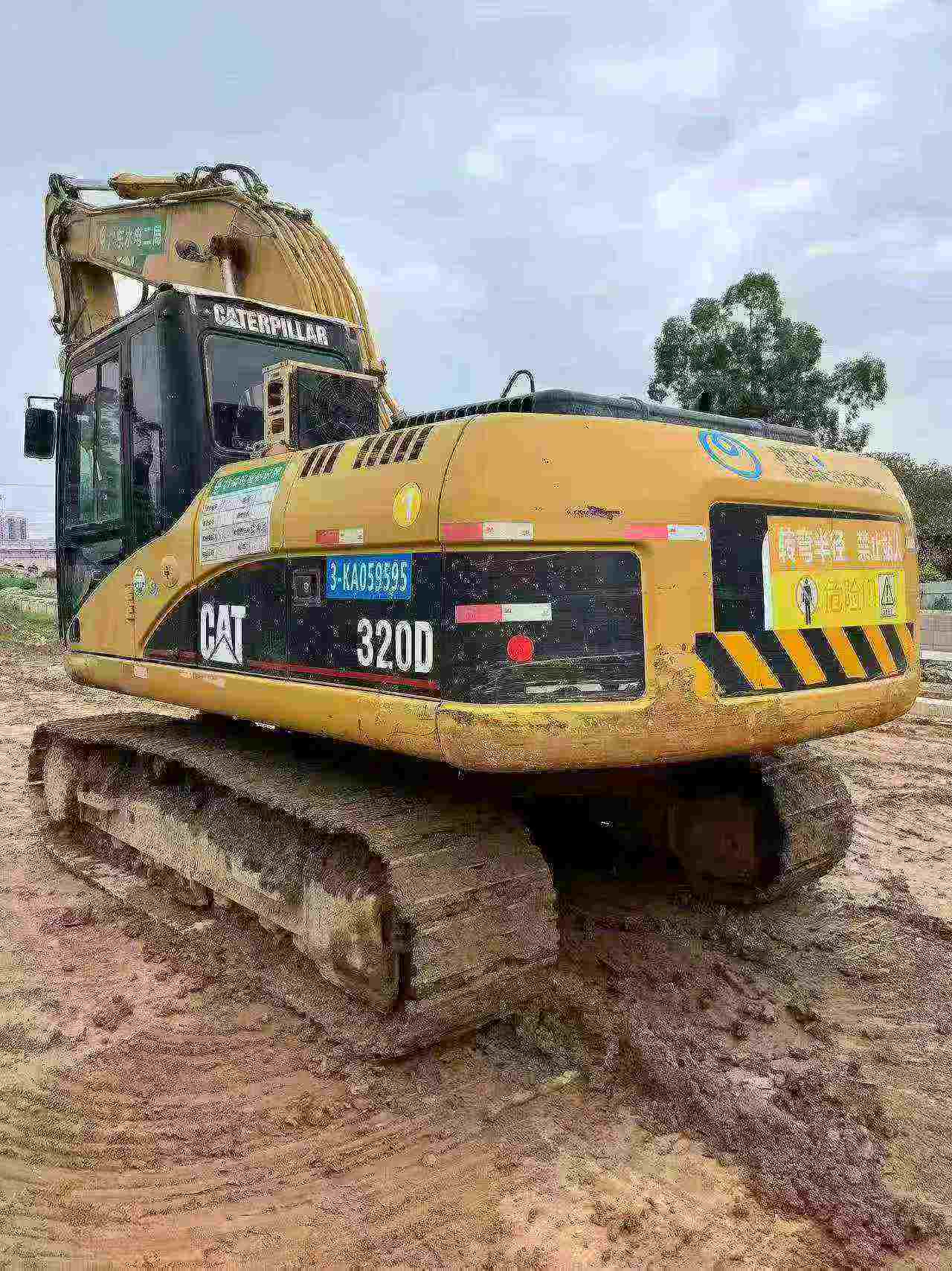 Buy Caterpillar 320D Used Excavator / 2 Buy Caterpillar 320D Used Excavator / 2