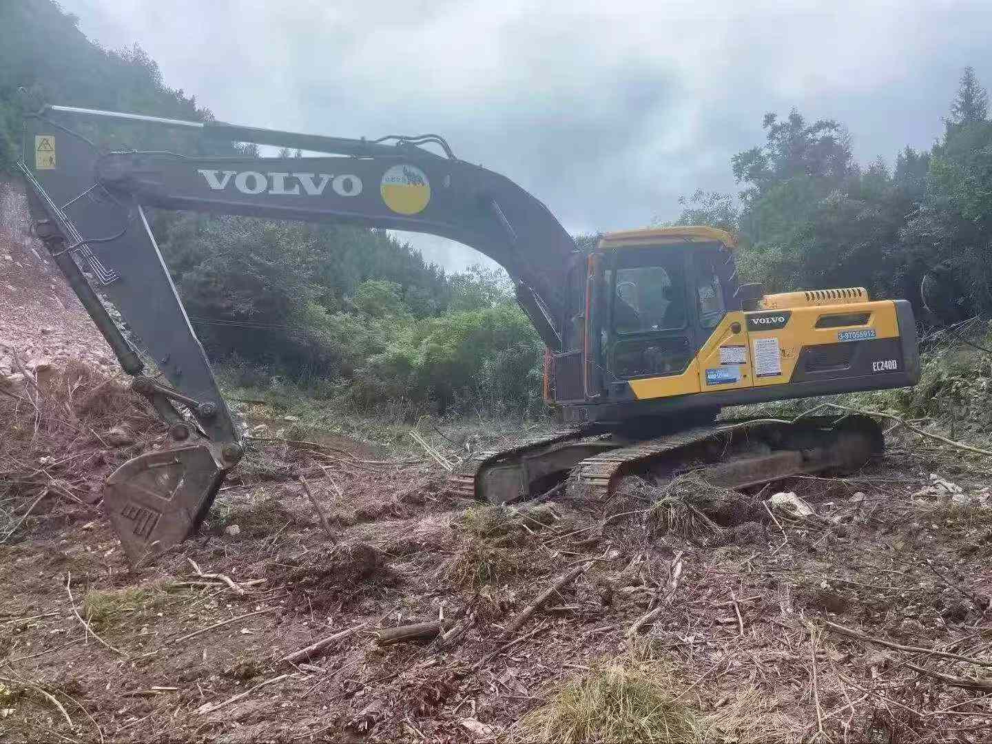 Buy Volvo EC240 Used Excavator / 1