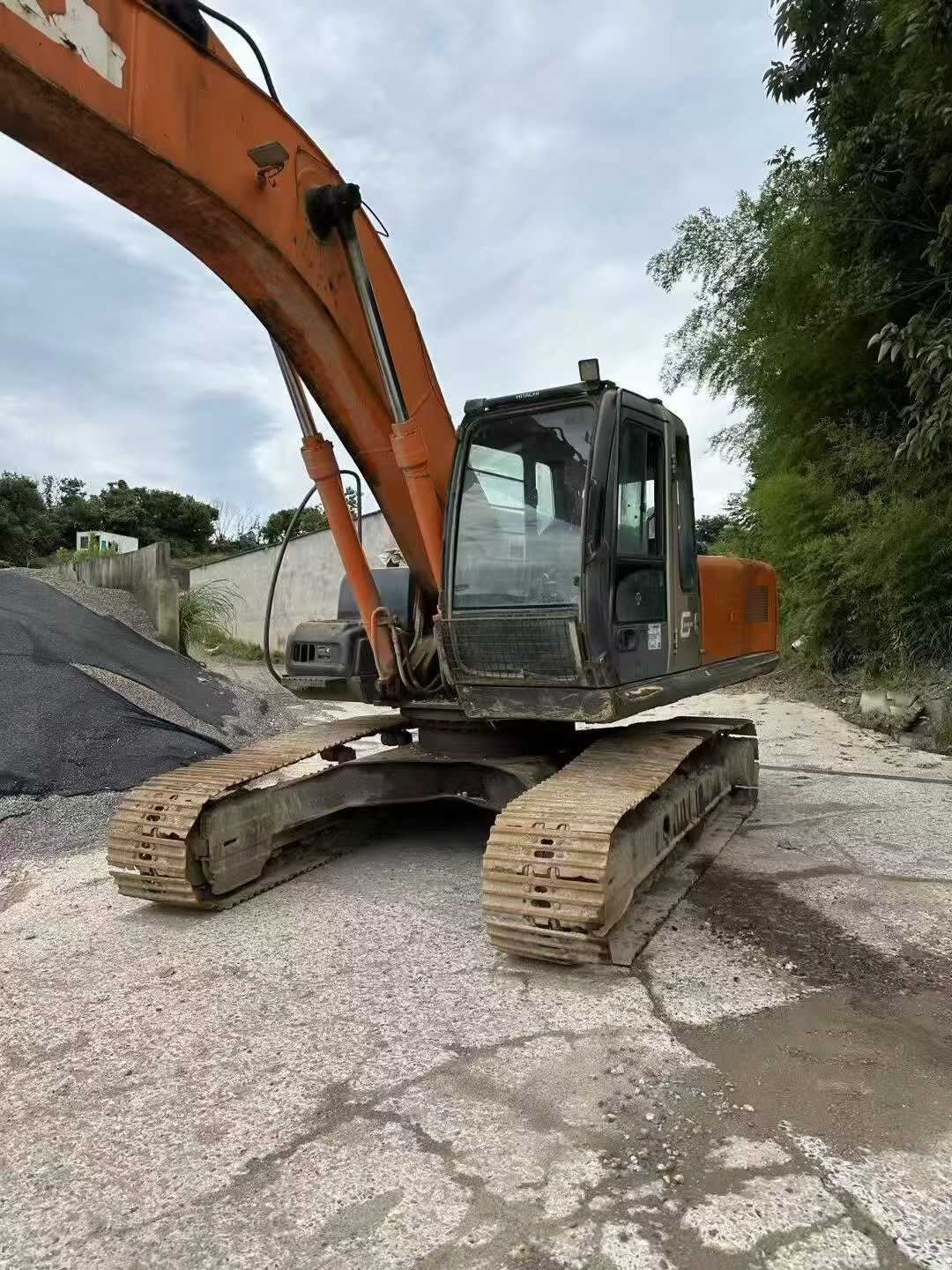 Buy Hitachi EX250-5 Used Excavator / 2 Buy Hitachi EX250-5 Used Excavator / 2