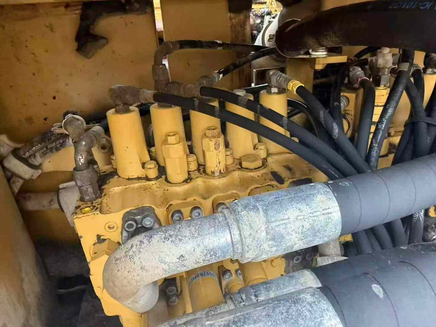 Buy Caterpillar 330B Used Excavator / 6 Buy Caterpillar 330B Used Excavator / 6