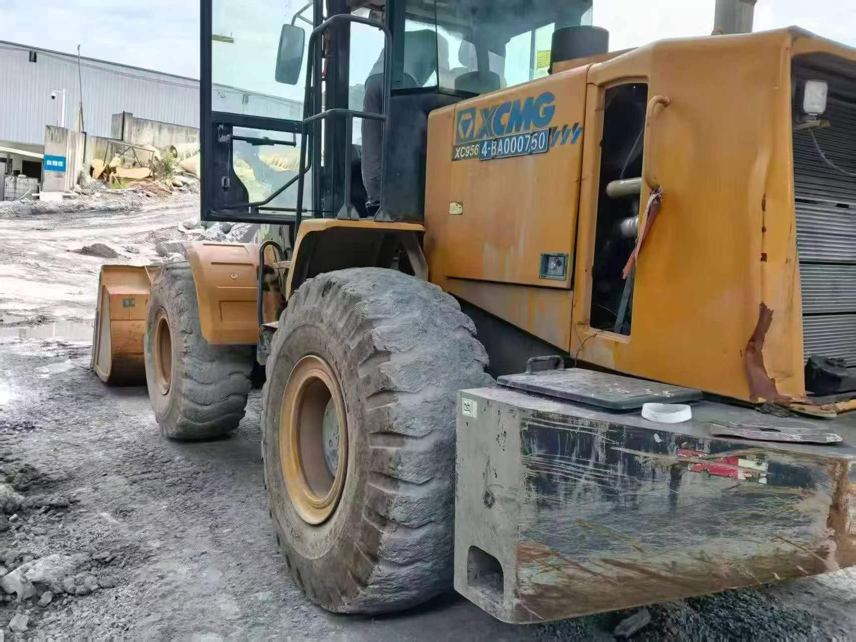Buy XCMG XC956 Used Loader / 8 Buy XCMG XC956 Used Loader / 8