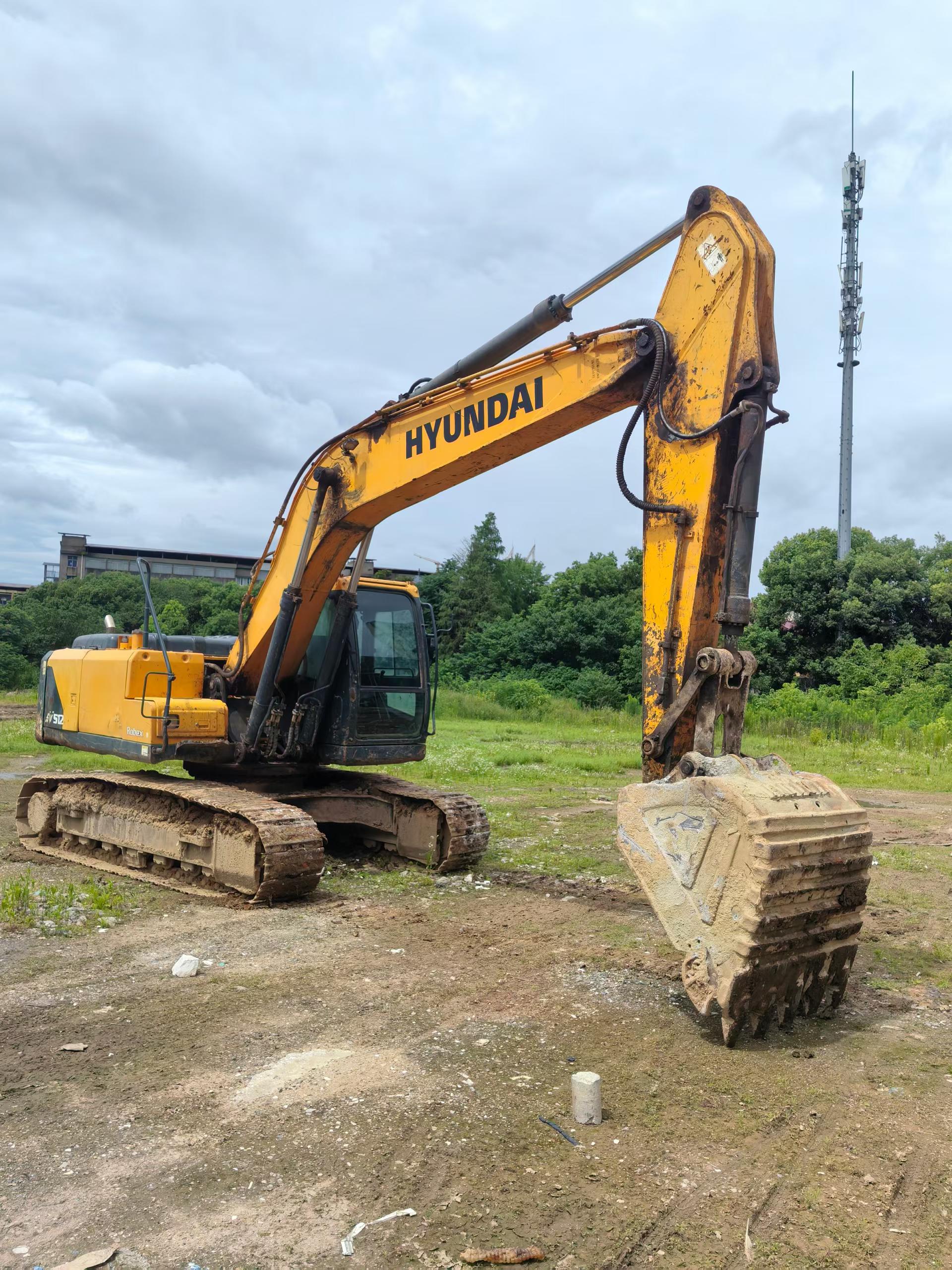 Buy Hyundai R215VS Used Excavator / 9 Buy Hyundai R215VS Used Excavator / 9