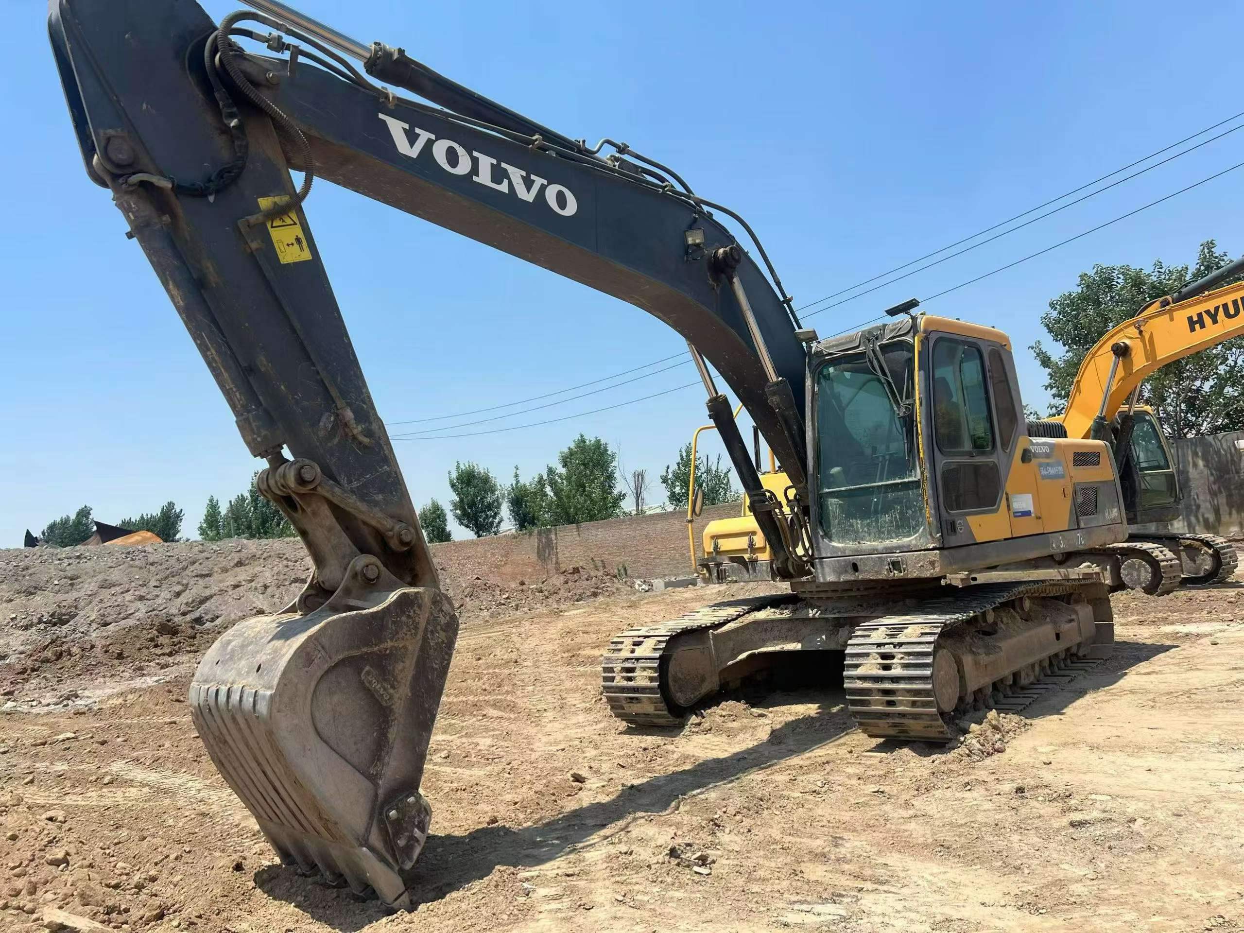 Buy Volvo EC200 Used Excavator / 5 Buy Volvo EC200 Used Excavator / 5