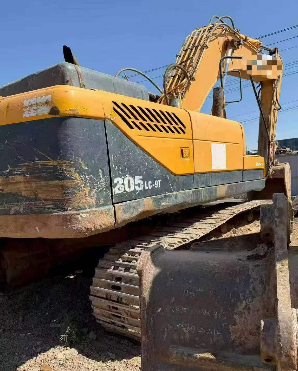 Buy Hyundai R305LVS Used Excavator / 1