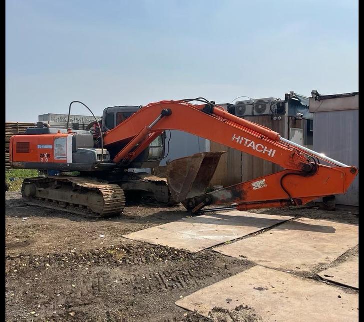 Buy Hitachi ZX200-3G Used Excavator / 1