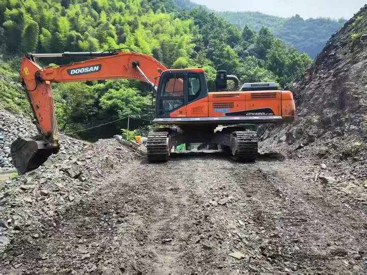 Buy Doosan DX380 Used Excavator / 3 Buy Doosan DX380 Used Excavator / 3