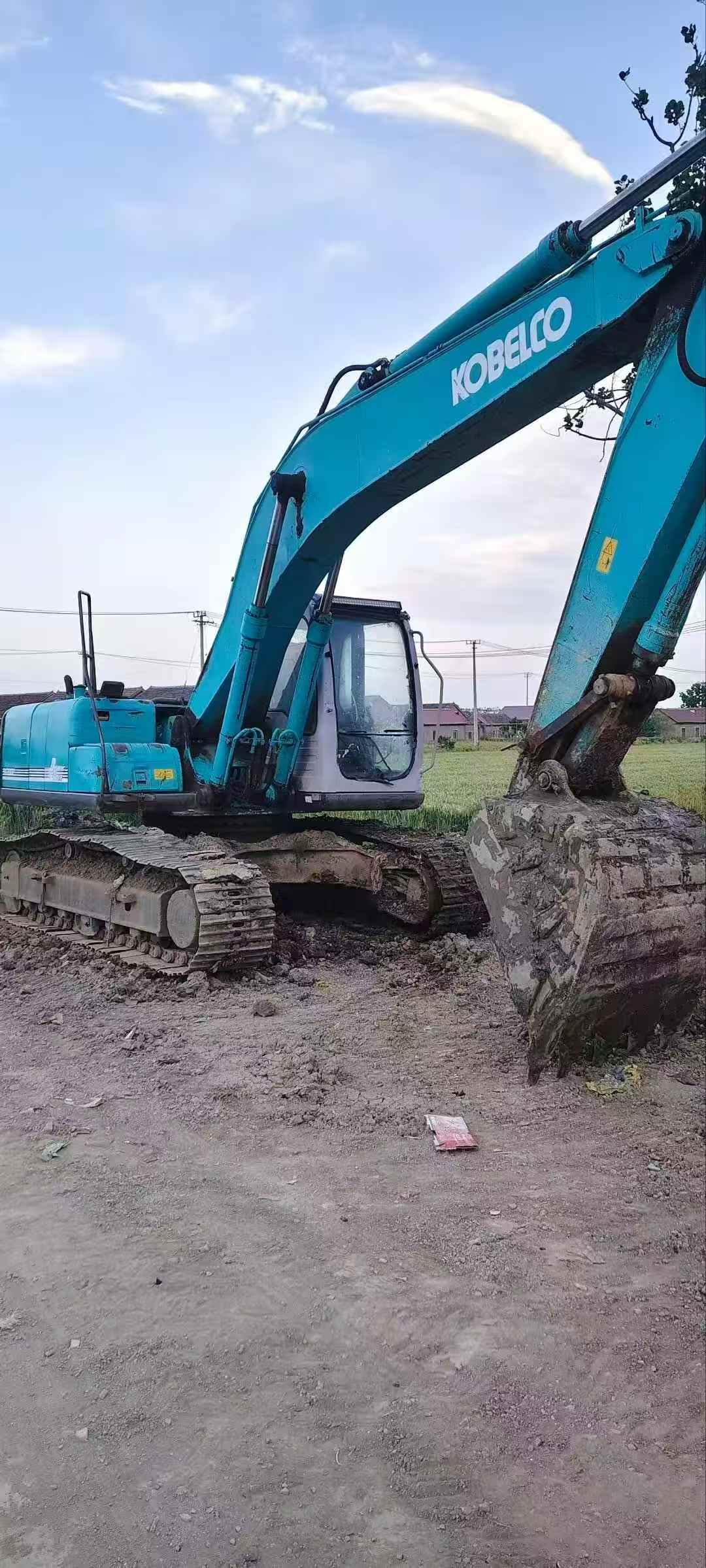 Buy Kobelco SK200-6 Used Excavator / 8 Buy Kobelco SK200-6 Used Excavator / 8