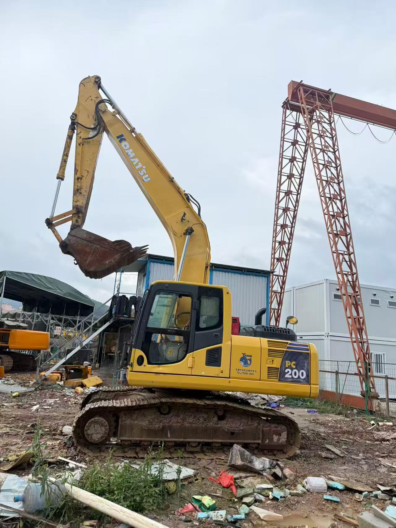 Buy Komatsu PC200-8 Used Excavator / 2