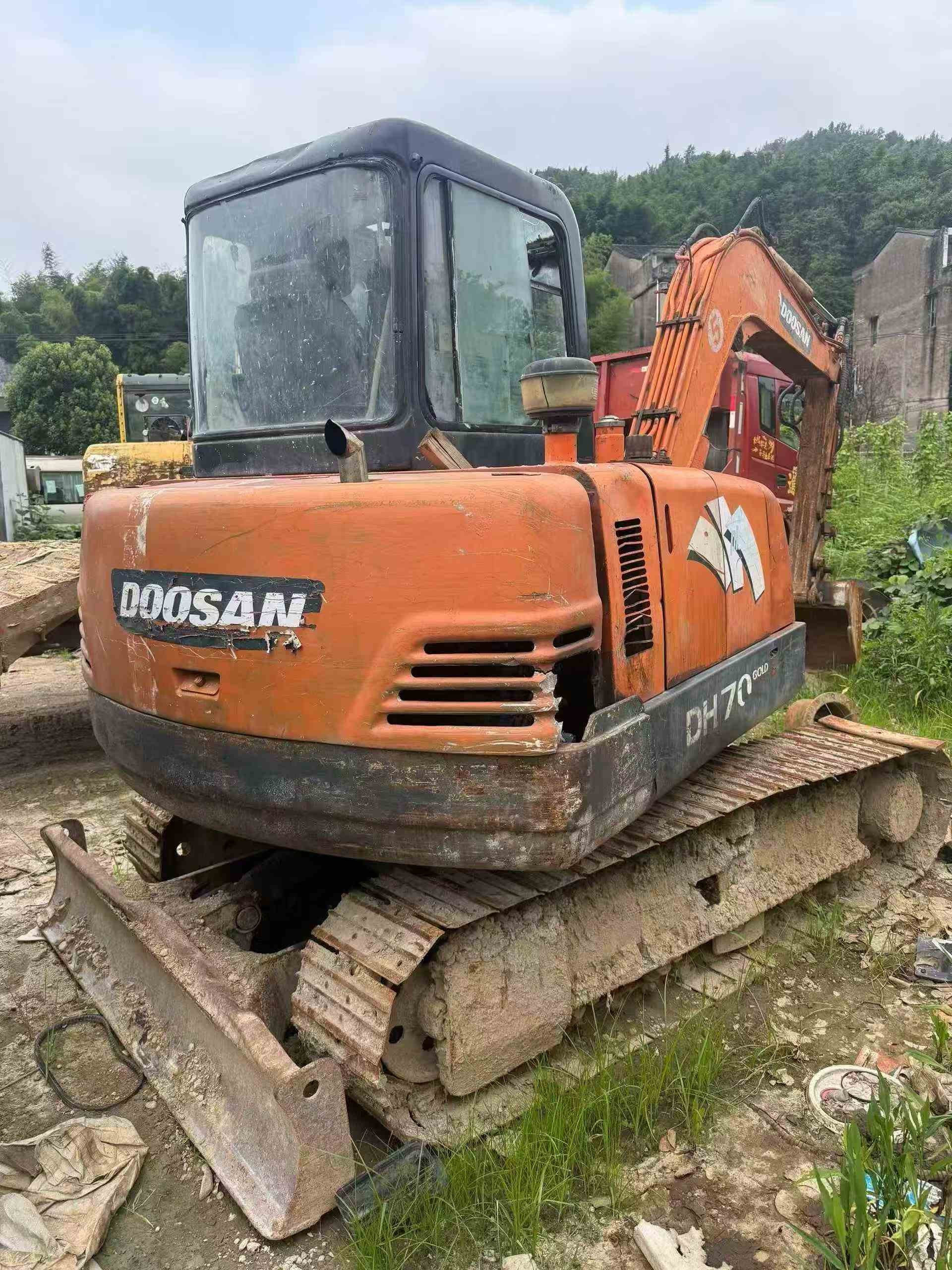 Buy Doosan DH55 Used Excavator / 2 Buy Doosan DH55 Used Excavator / 2