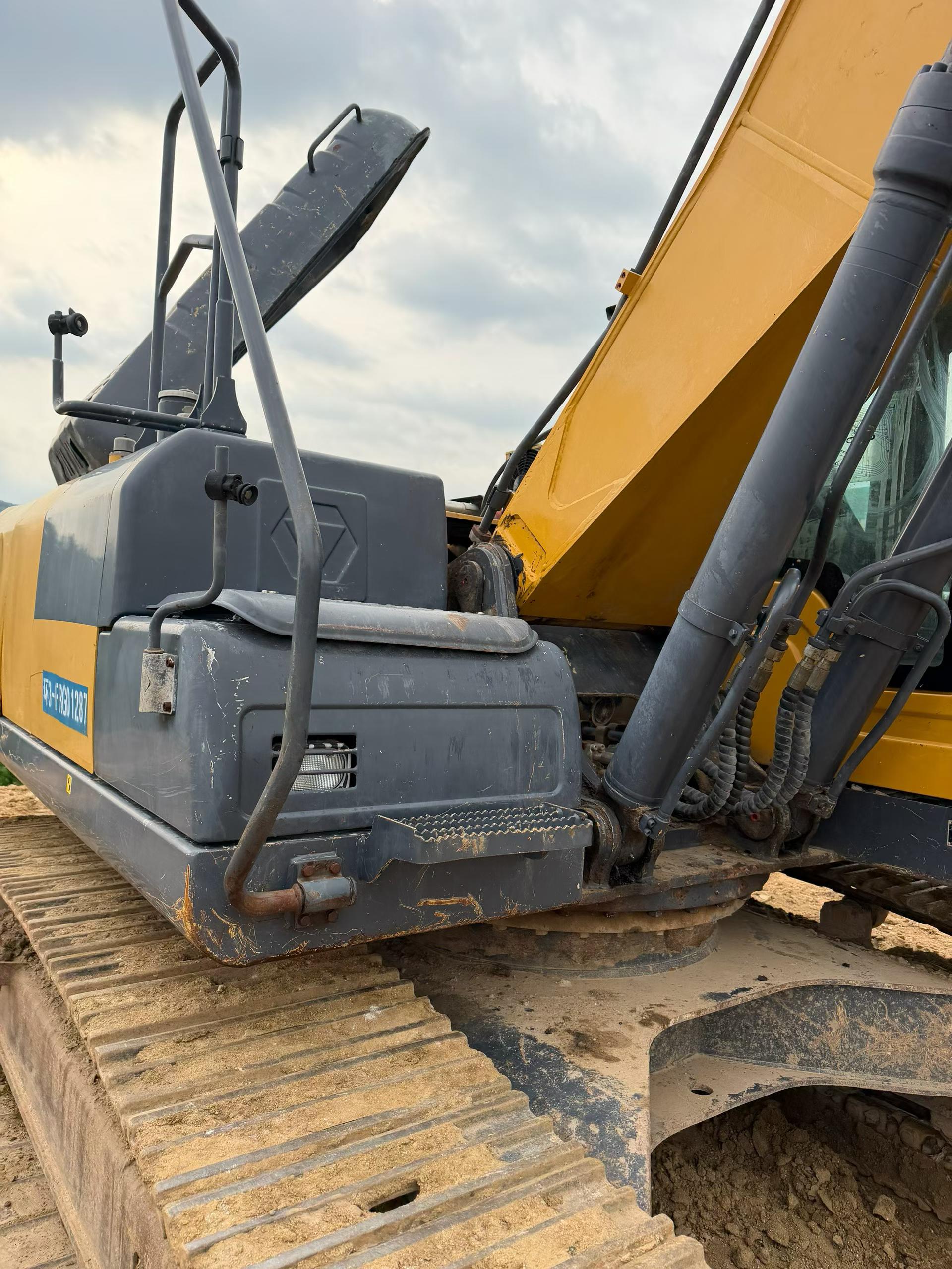 Buy XCMG LW200 Used Excavator / 7 Buy XCMG LW200 Used Excavator / 7