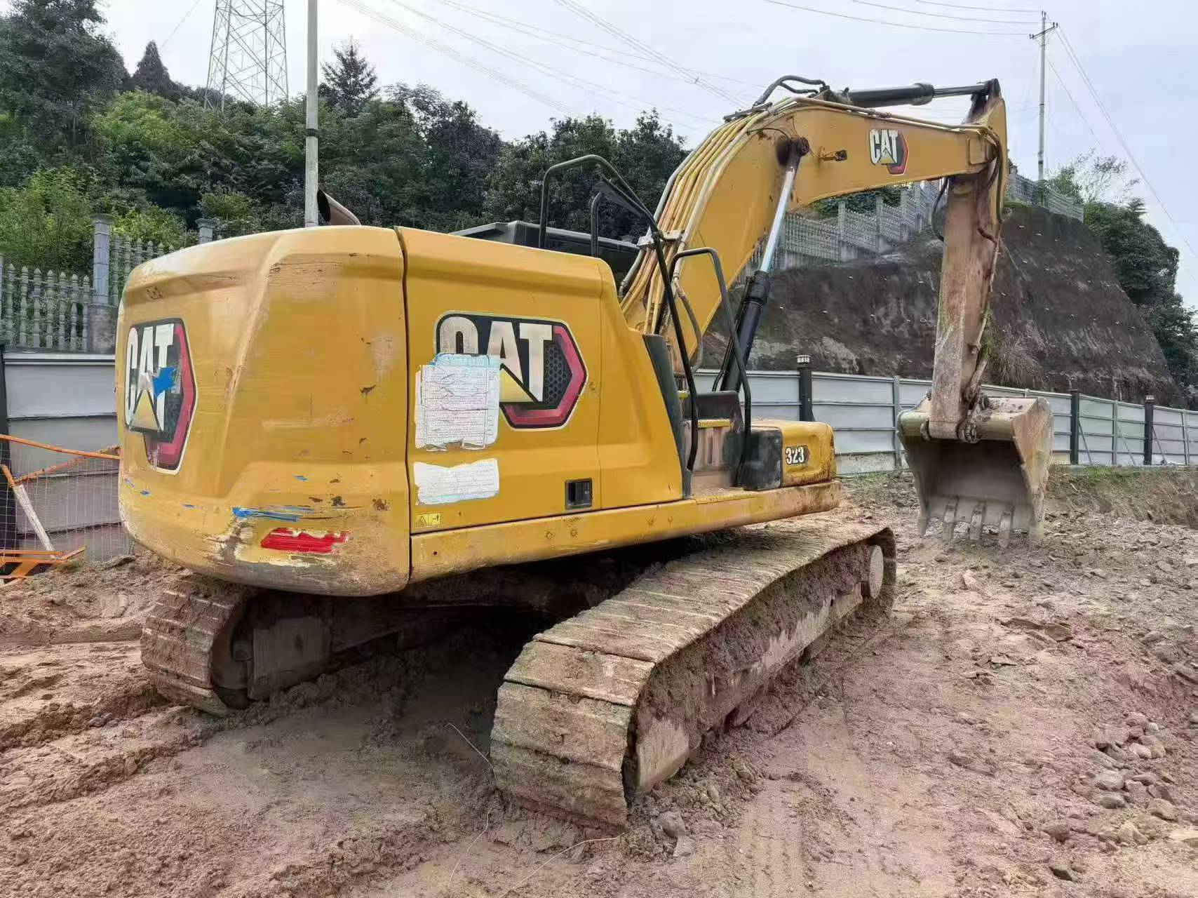 Buy Caterpillar 323 Used Excavator / 2 Buy Caterpillar 323 Used Excavator / 2