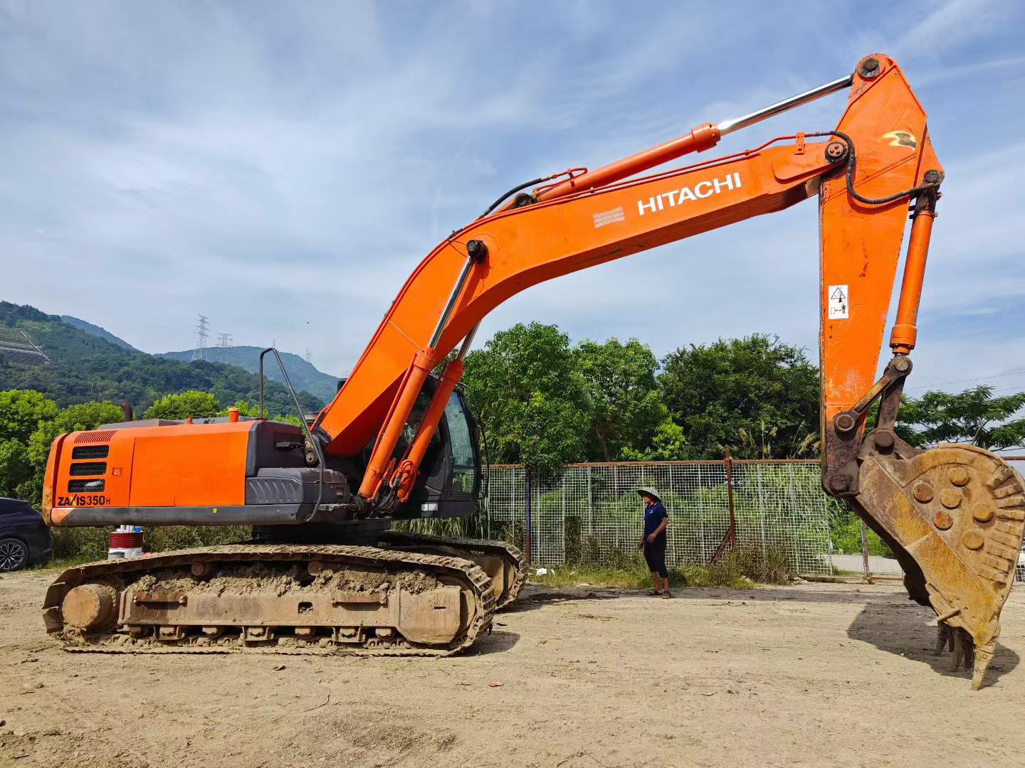 Buy Hitachi EX350 Used Excavator / 1