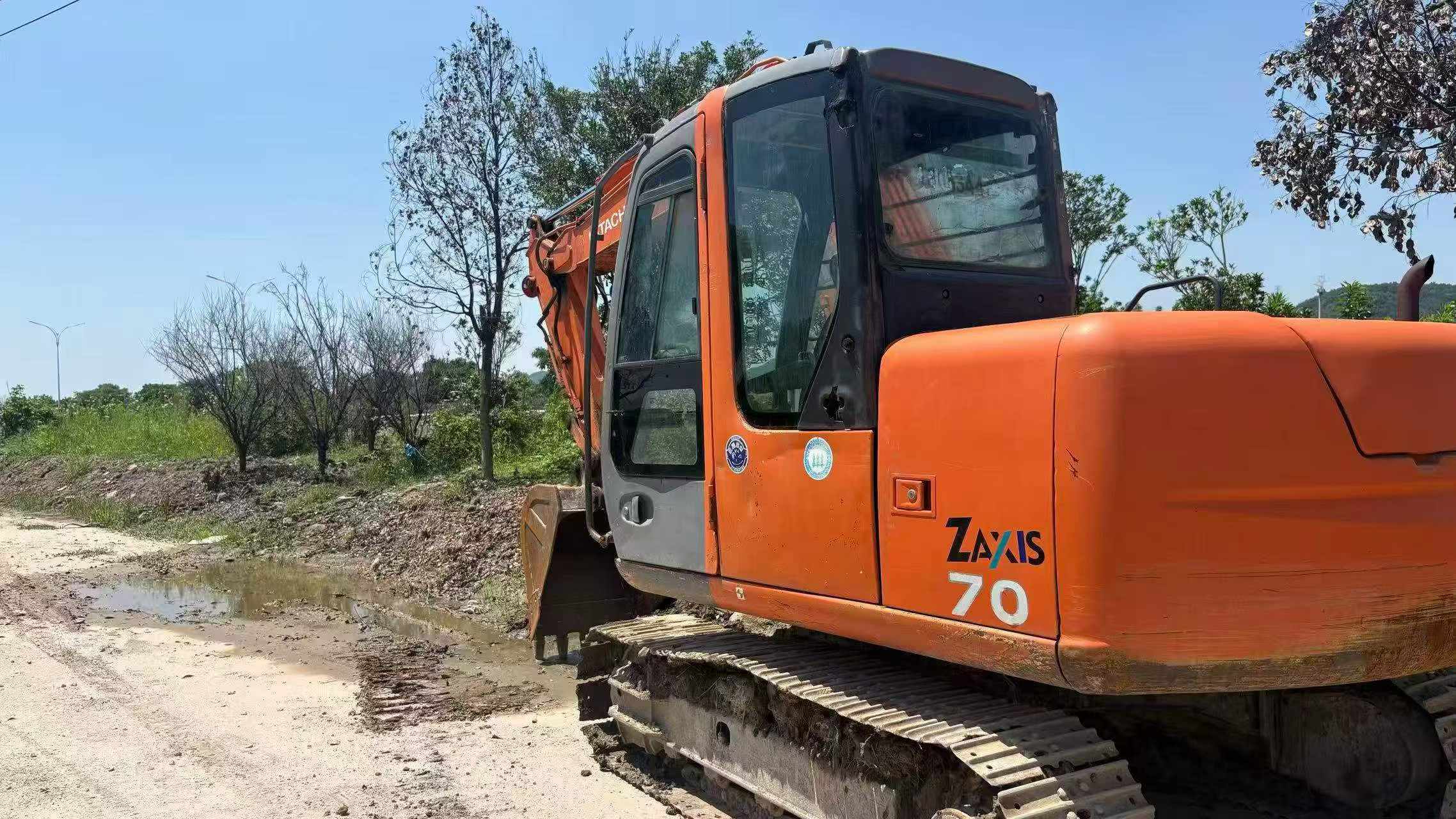Купить Подержанный Экскаватор Hitachi EX70 / 2 Купить Подержанный Экскаватор Hitachi EX70 / 2
