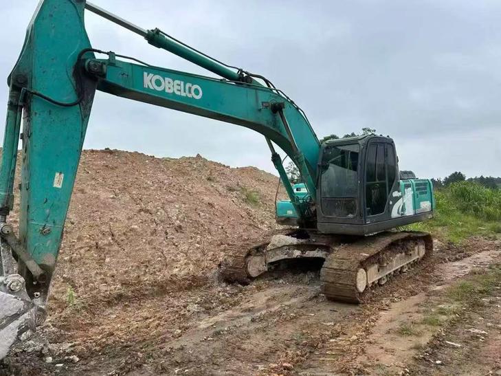 Buy Kobelco SK210 Used Excavator / 1
