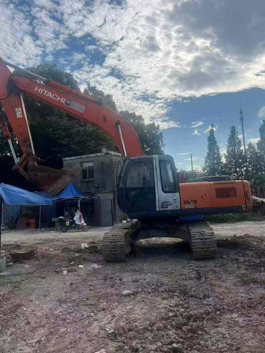 Buy Hitachi ZX240 Used Excavator / 1
