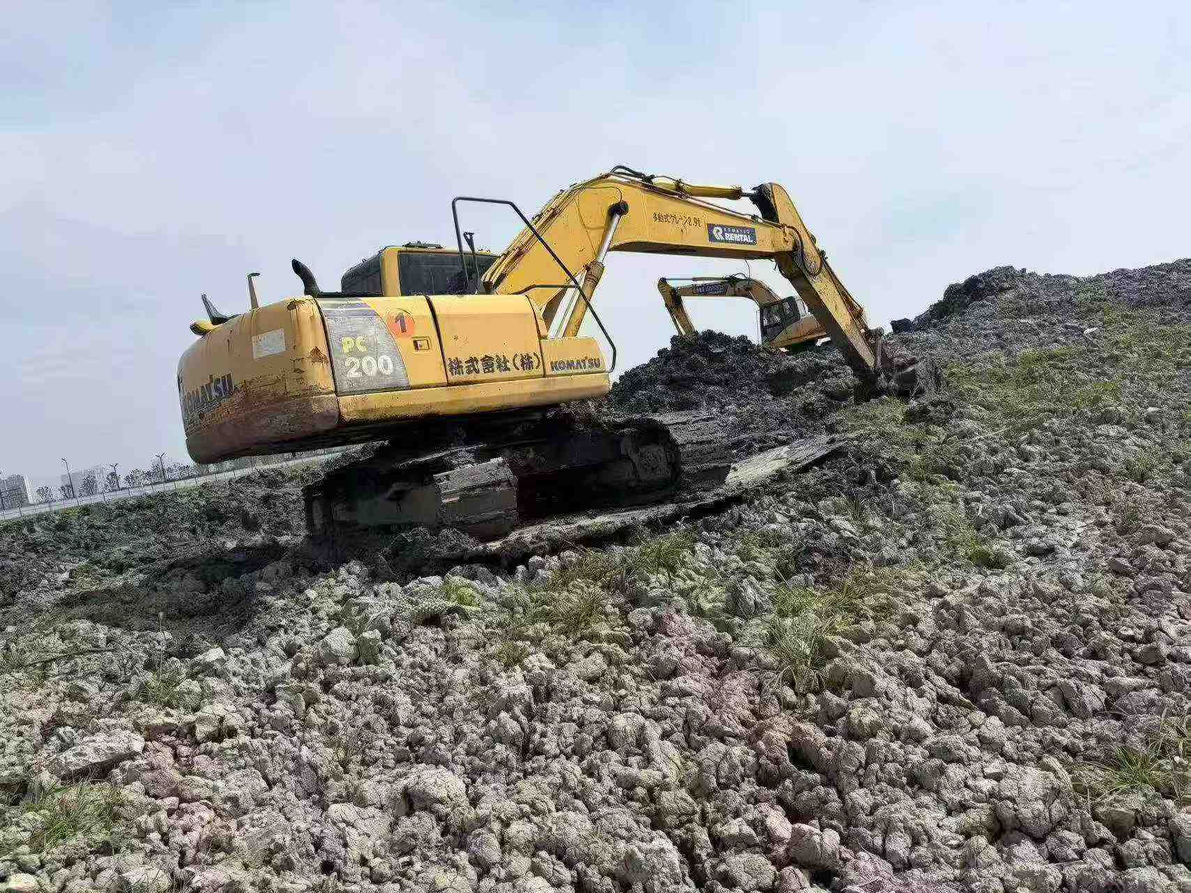 Buy Komatsu PC200 Used Excavator / 4 Buy Komatsu PC200 Used Excavator / 4