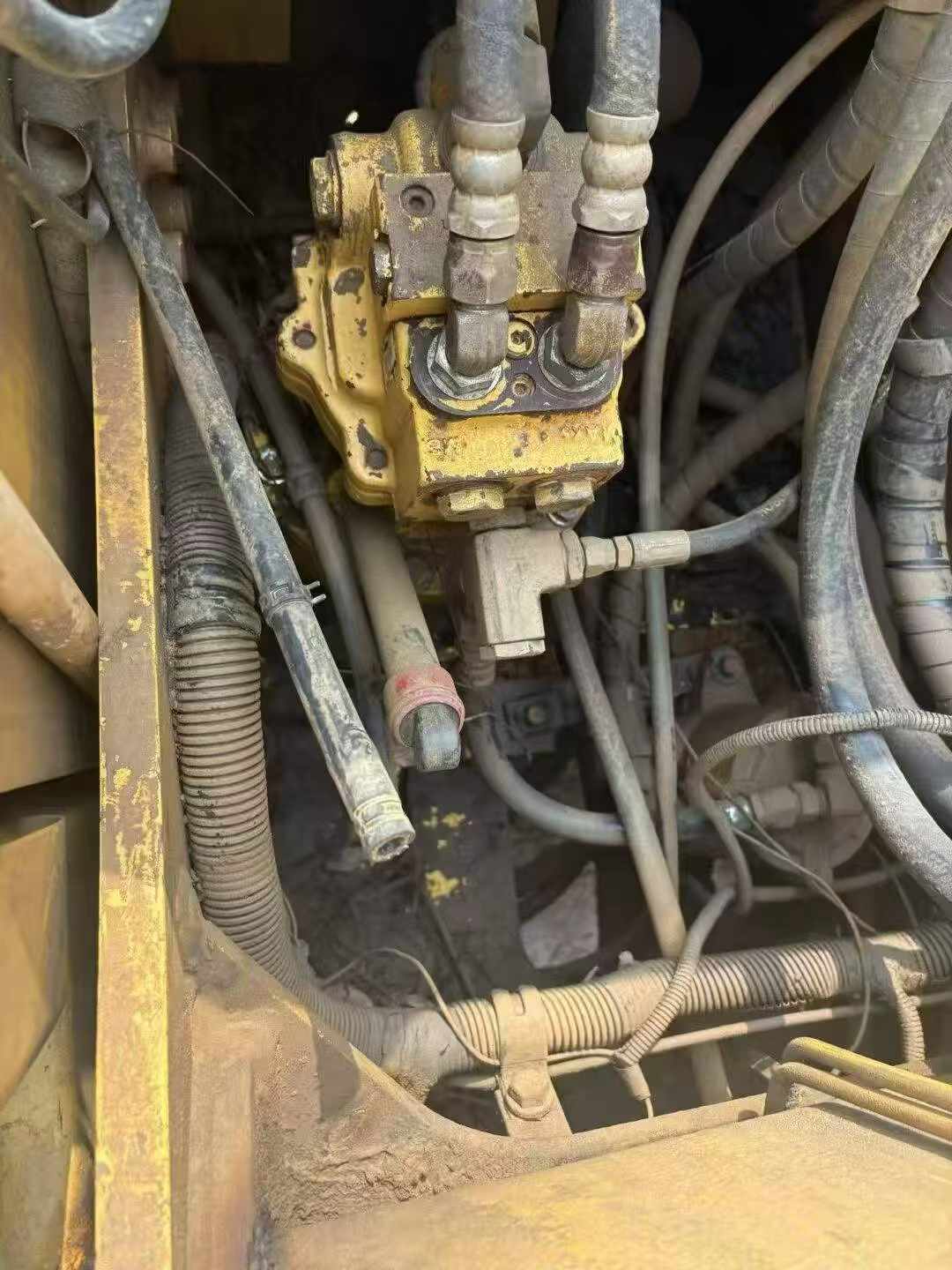 Buy Komatsu PC130 Used Excavator