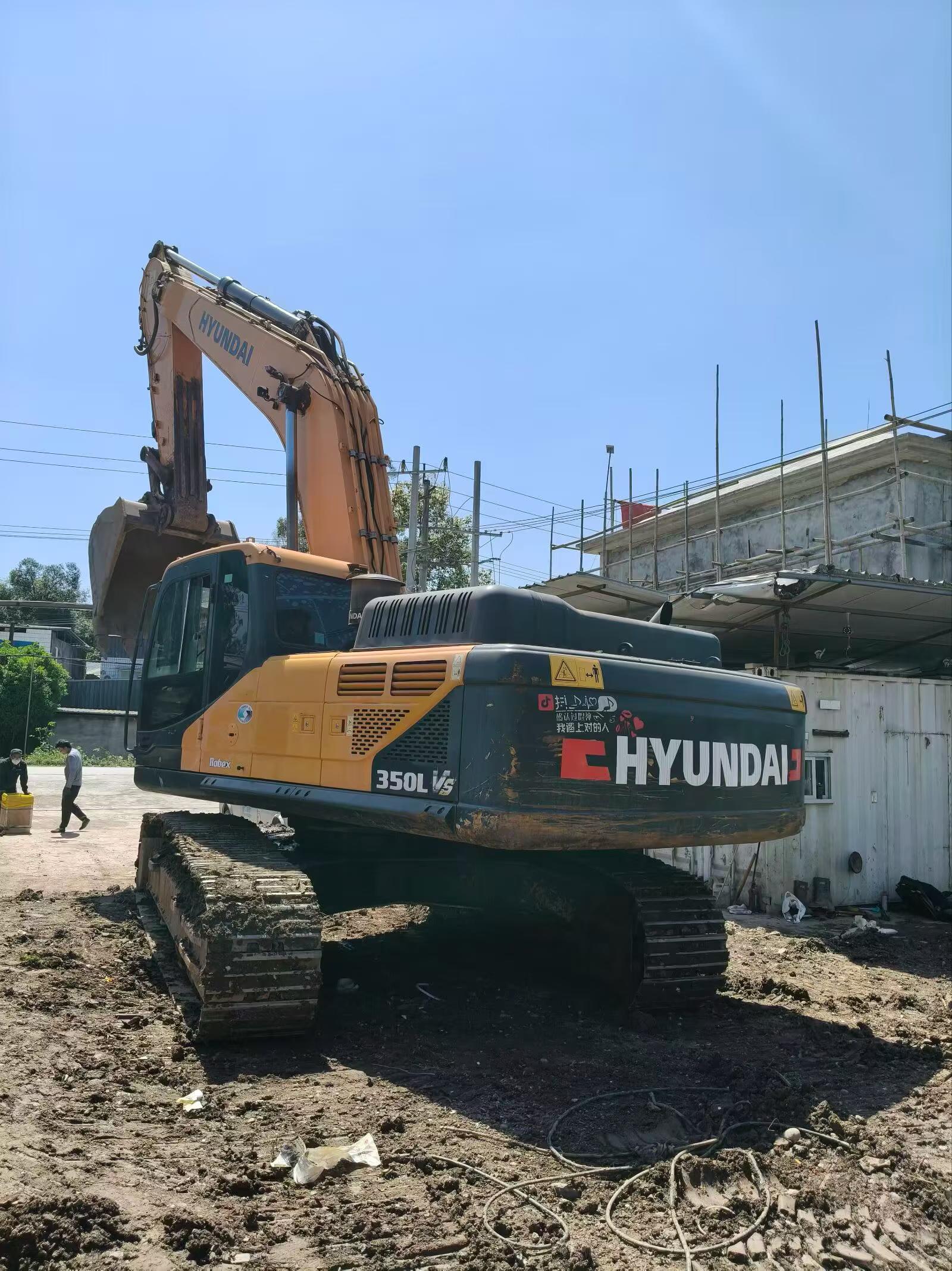 Buy Hyundai R350LVS Used Excavator / 2