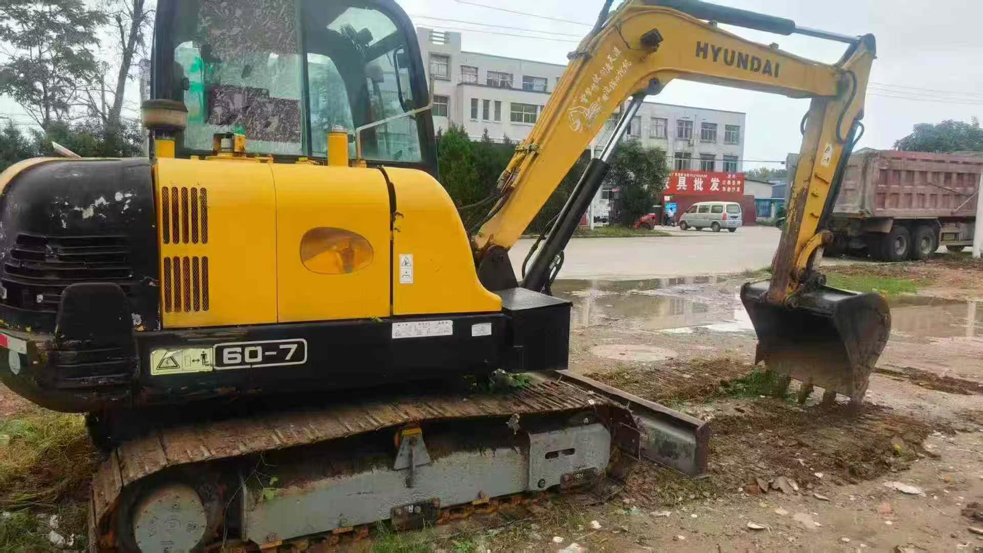 Buy Hyundai R60-7 Used Excavator / 4 Buy Hyundai R60-7 Used Excavator / 4