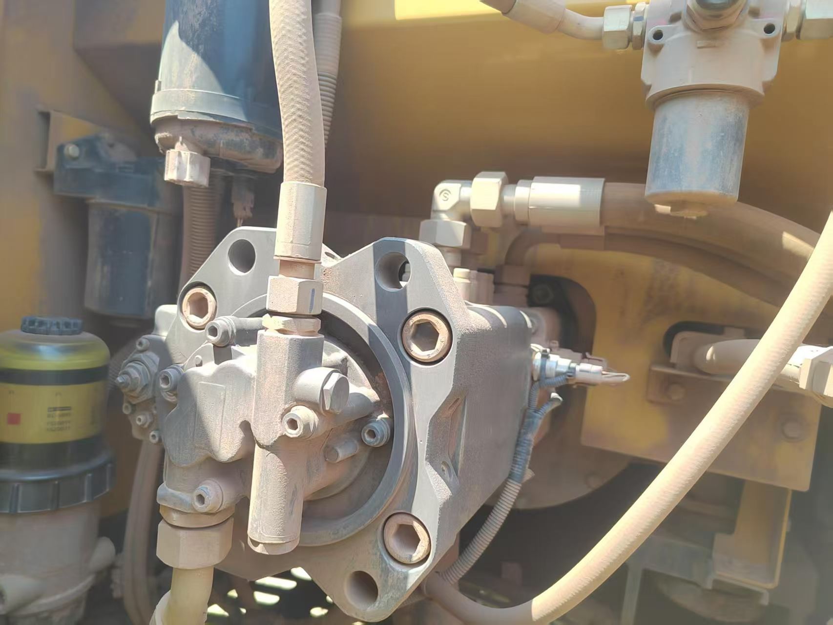 Buy XCMG LW200 Used Excavator / 5 Buy XCMG LW200 Used Excavator / 5