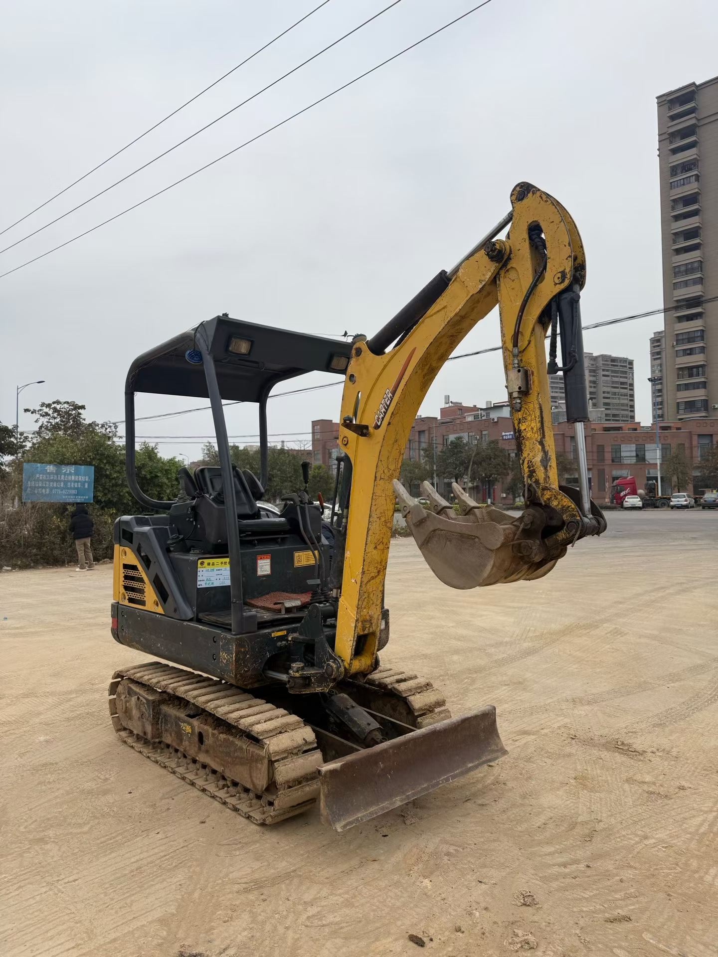 Buy Caterpillar CT18 Used Excavator / 3 Buy Caterpillar CT18 Used Excavator / 3