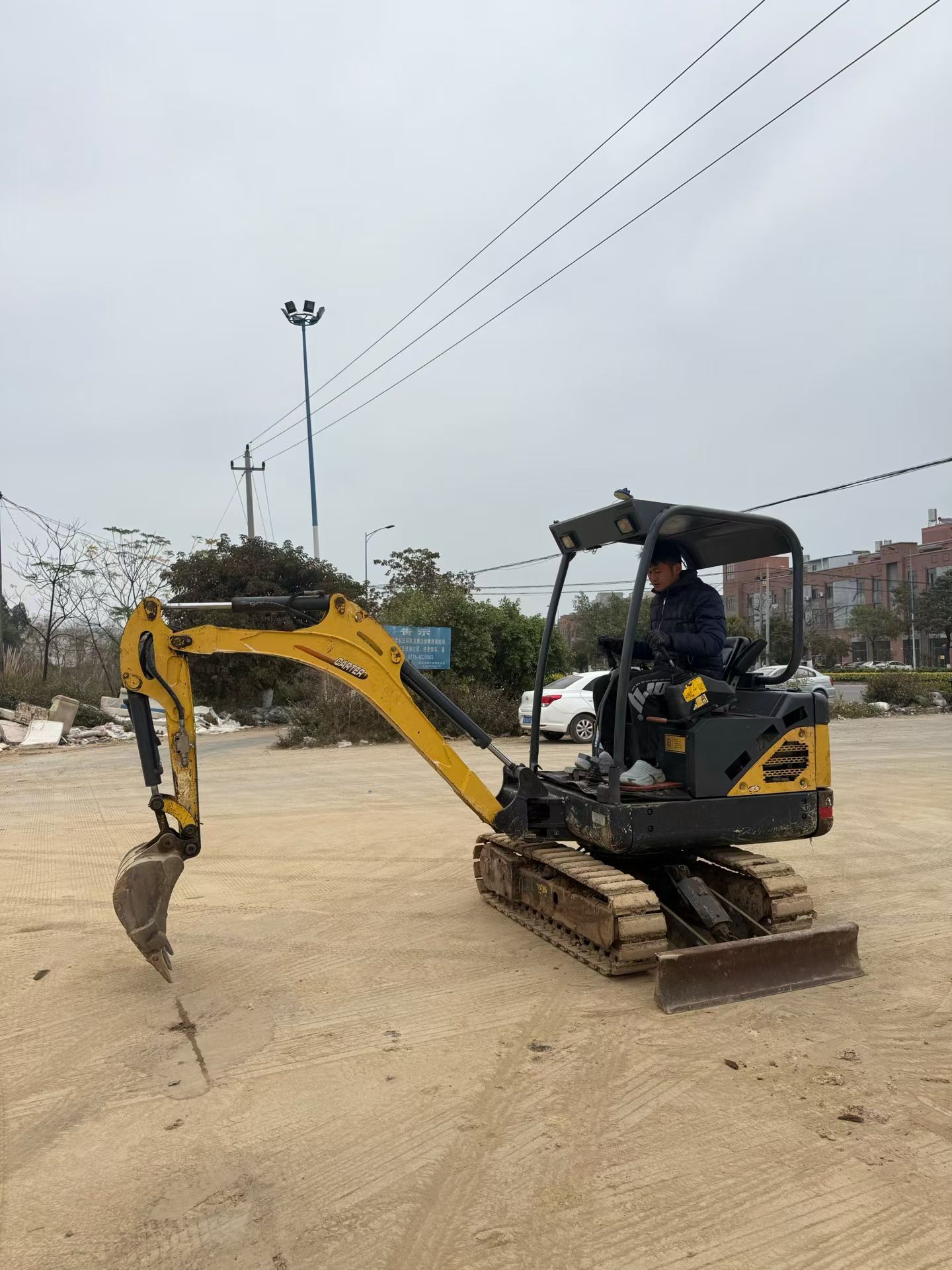 Buy Caterpillar CT18 Used Excavator / 9 Buy Caterpillar CT18 Used Excavator / 9