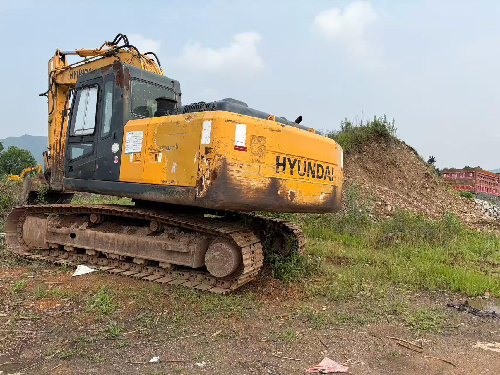 Buy Hyundai R215-7C Used Excavator / 1