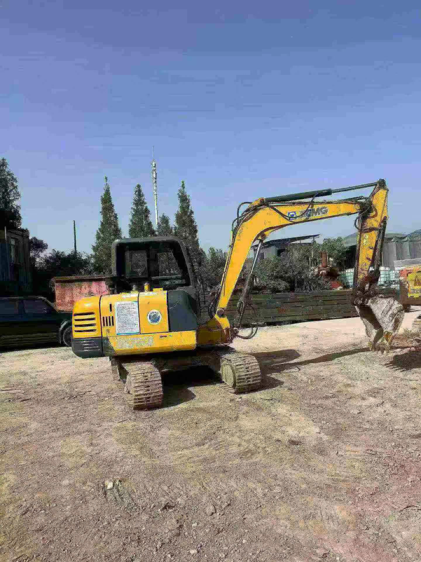 Buy XCMG LW60G Used Loader / 4 Buy XCMG LW60G Used Loader / 4